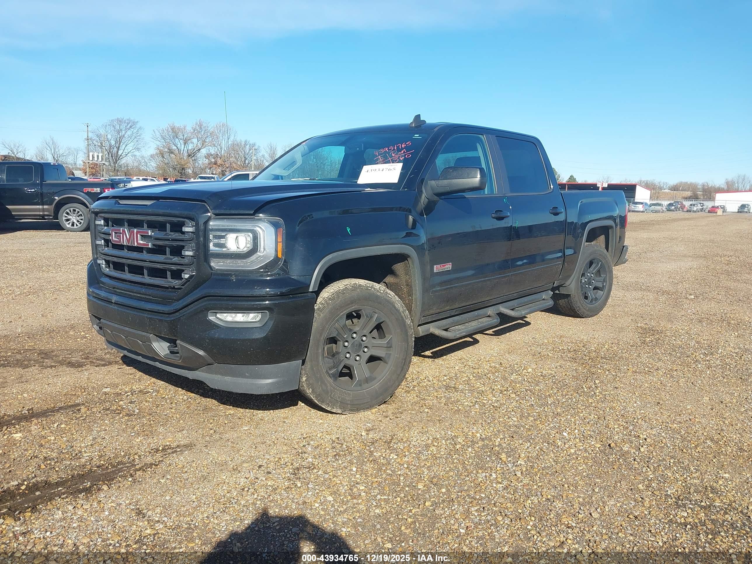 GMC SIERRA image 2