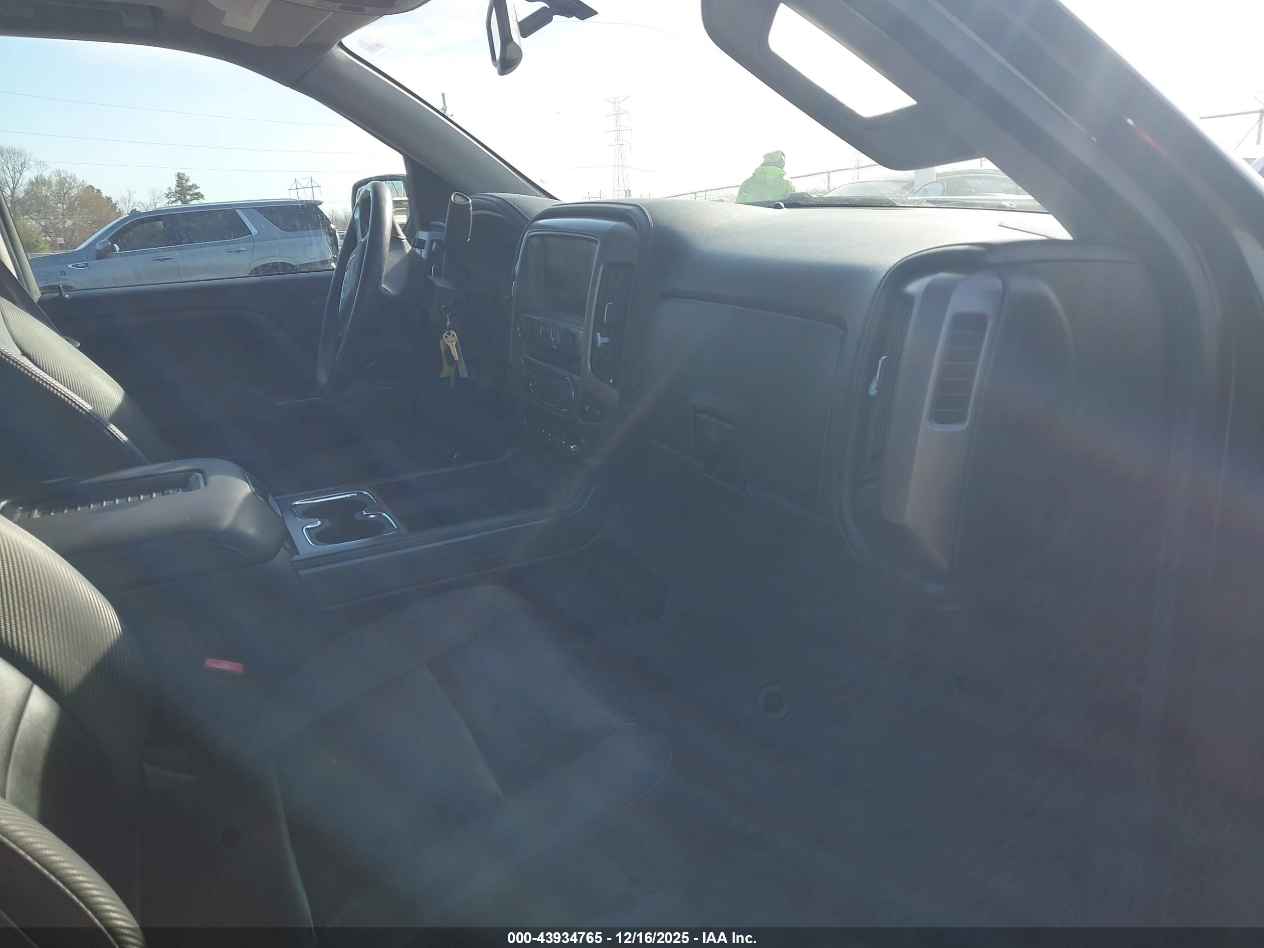 GMC SIERRA image 5
