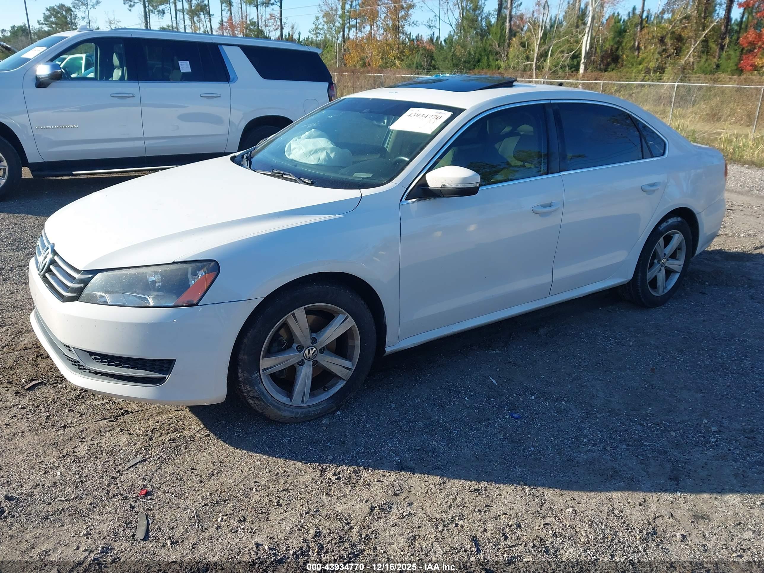 VOLKSWAGEN PASSAT image 2