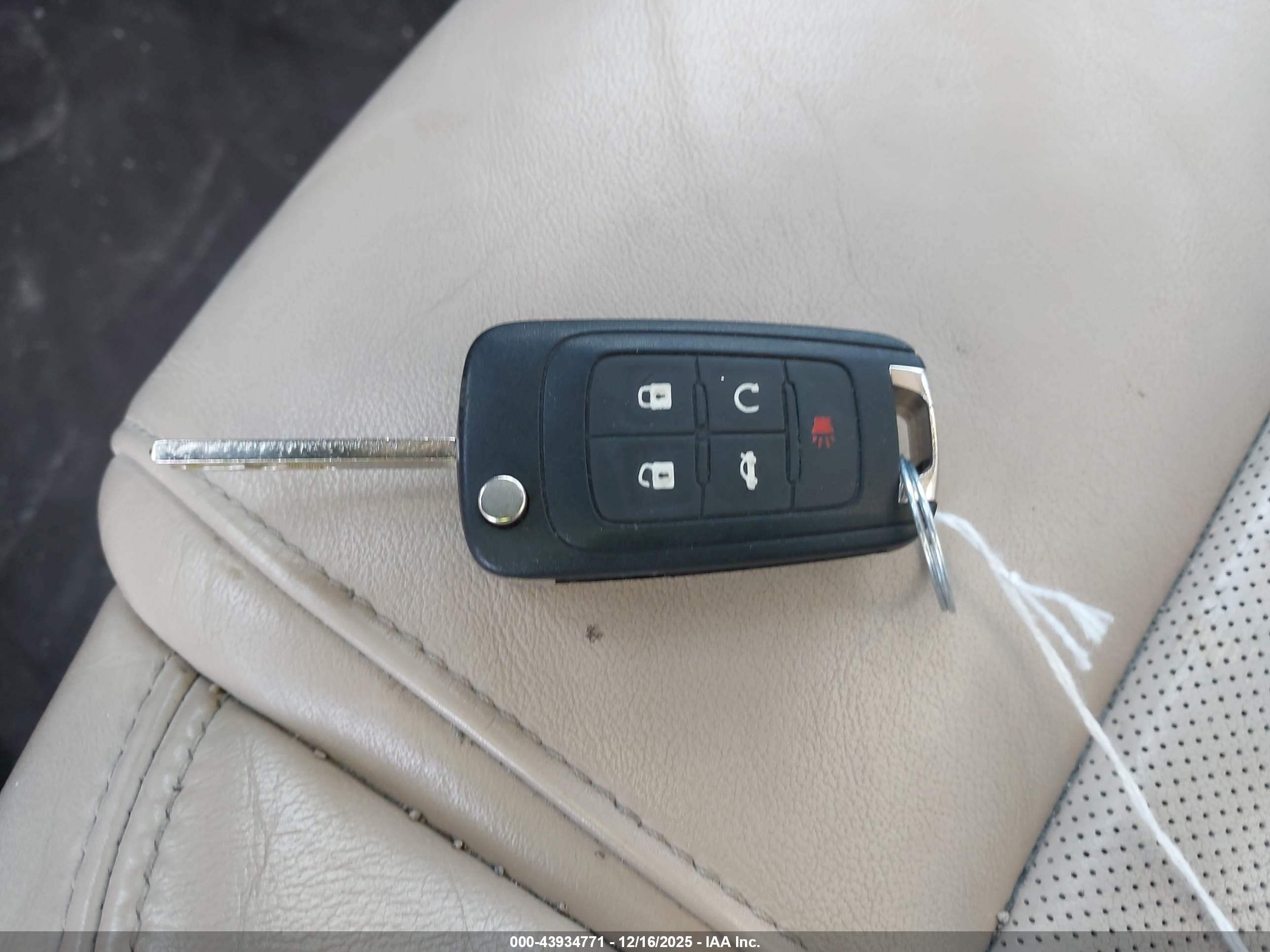 BUICK LACROSSE image 11
