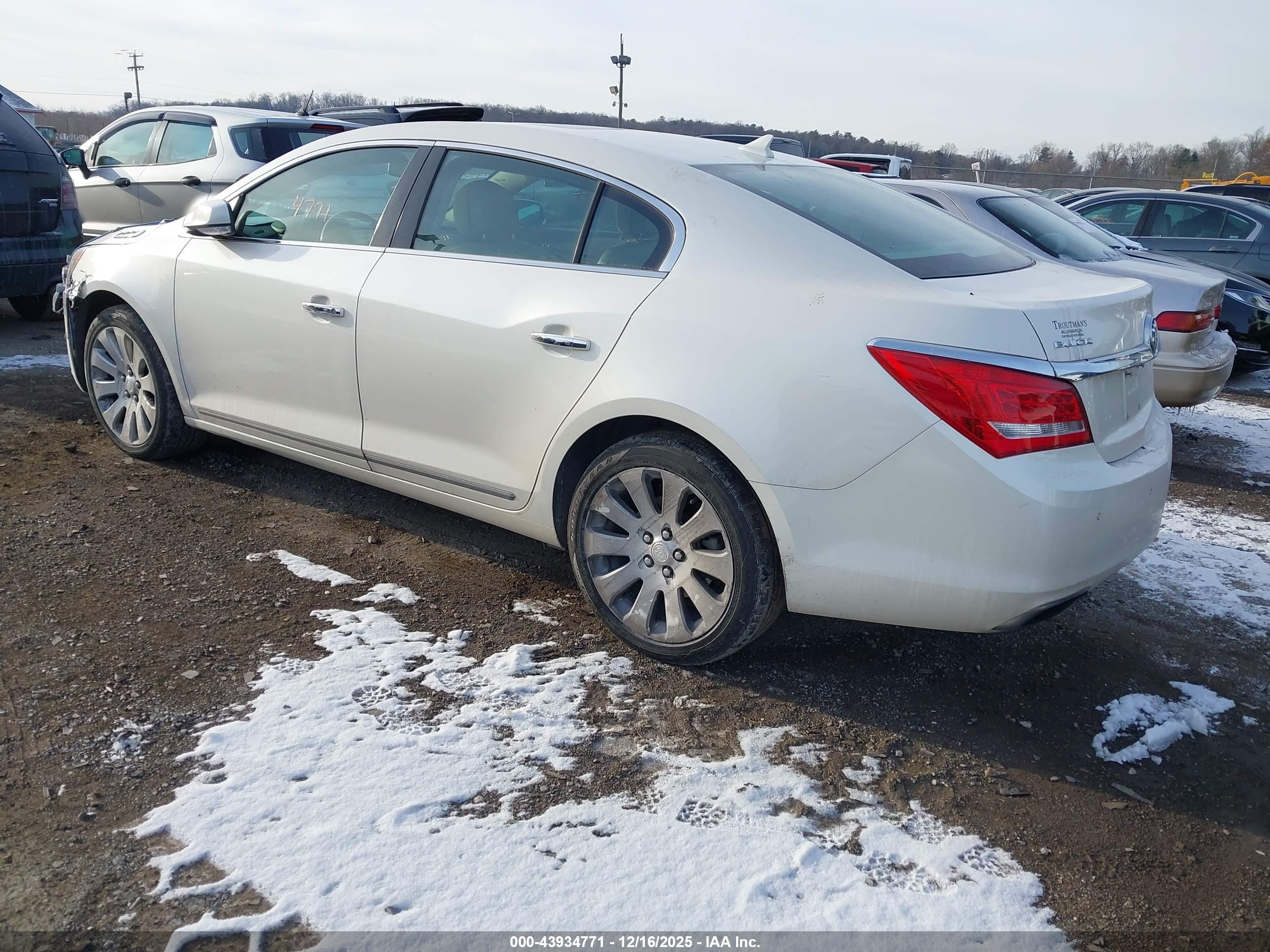 BUICK LACROSSE image 3