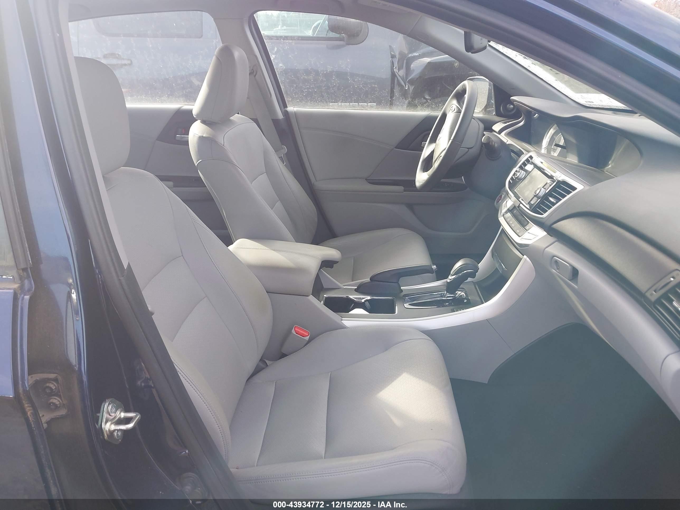HONDA ACCORD image 5
