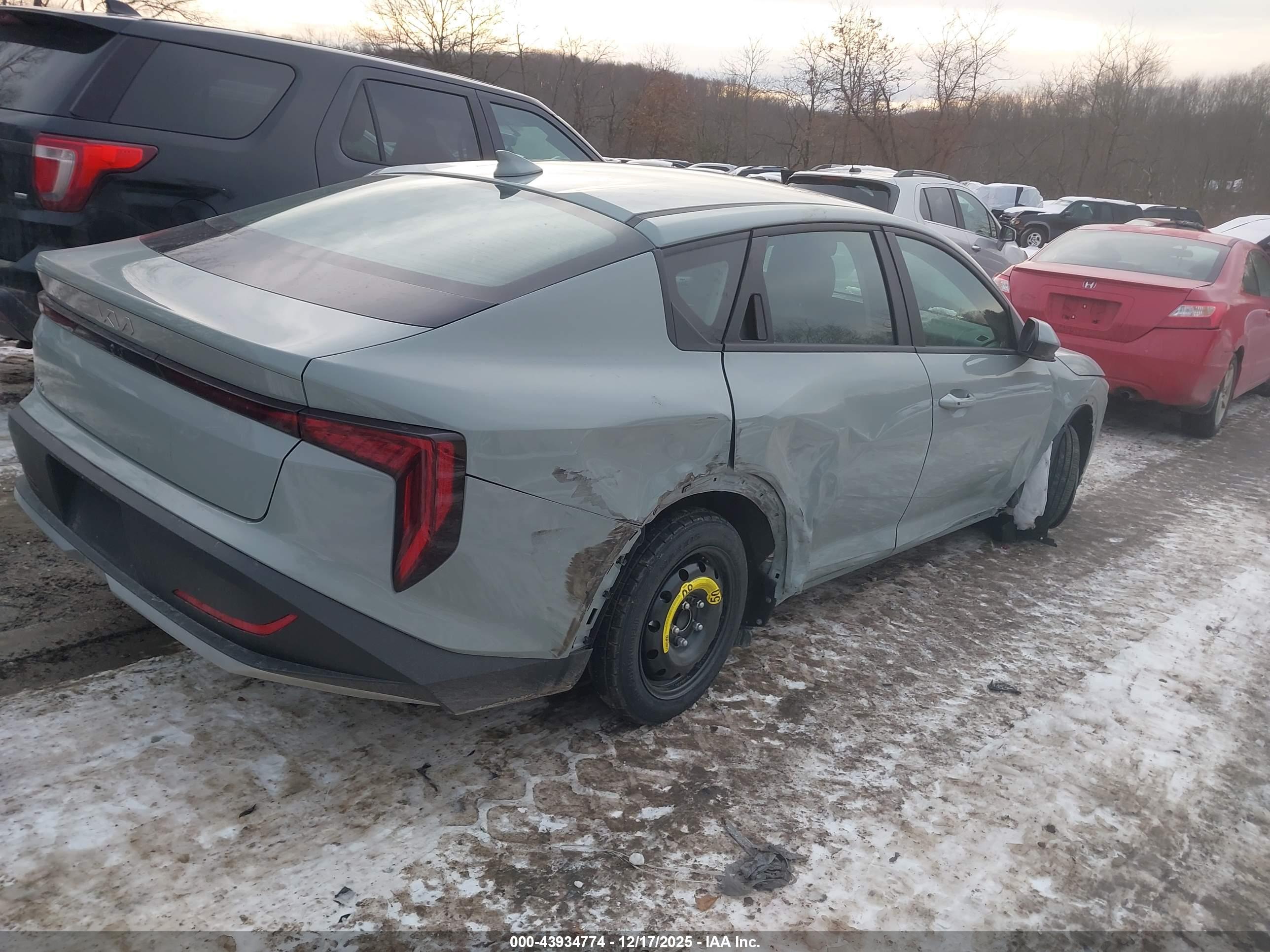 KIA K4 image 4