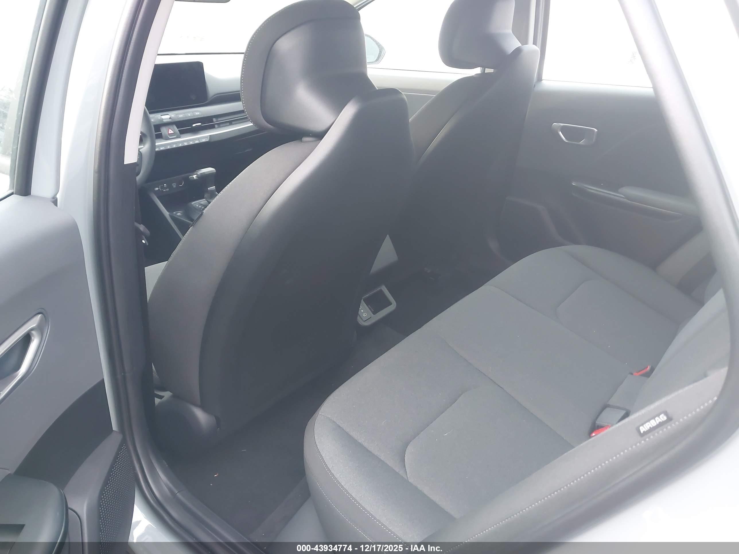 KIA K4 image 8