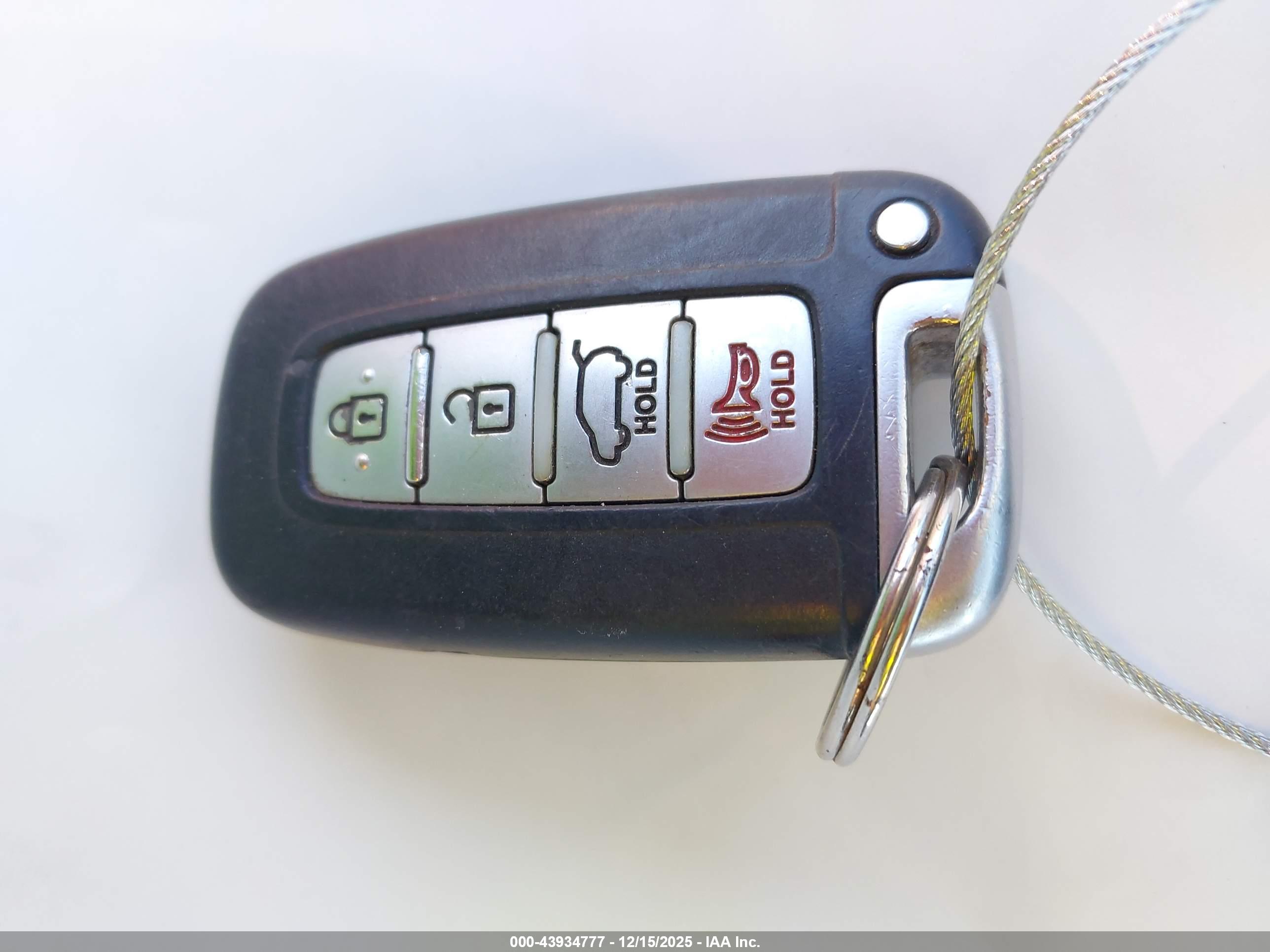 HYUNDAI ELANTRA image 11