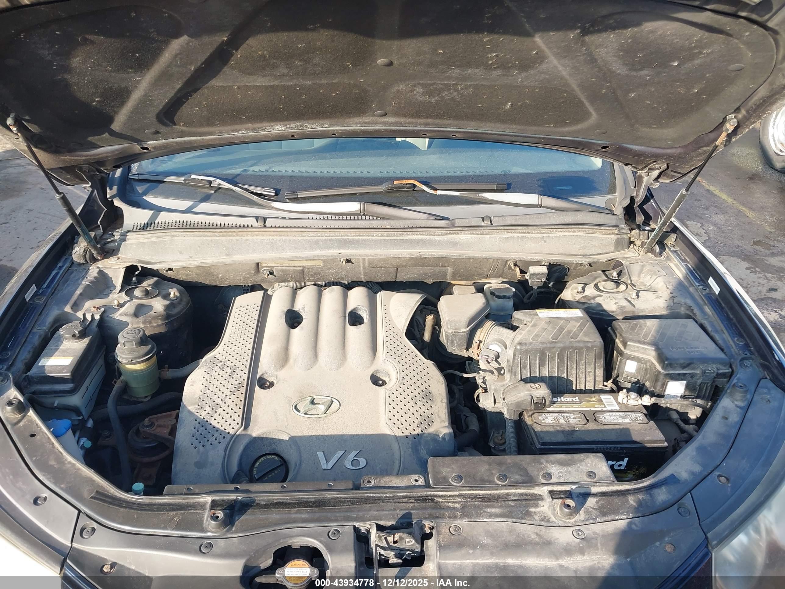 HYUNDAI SANTA image 10