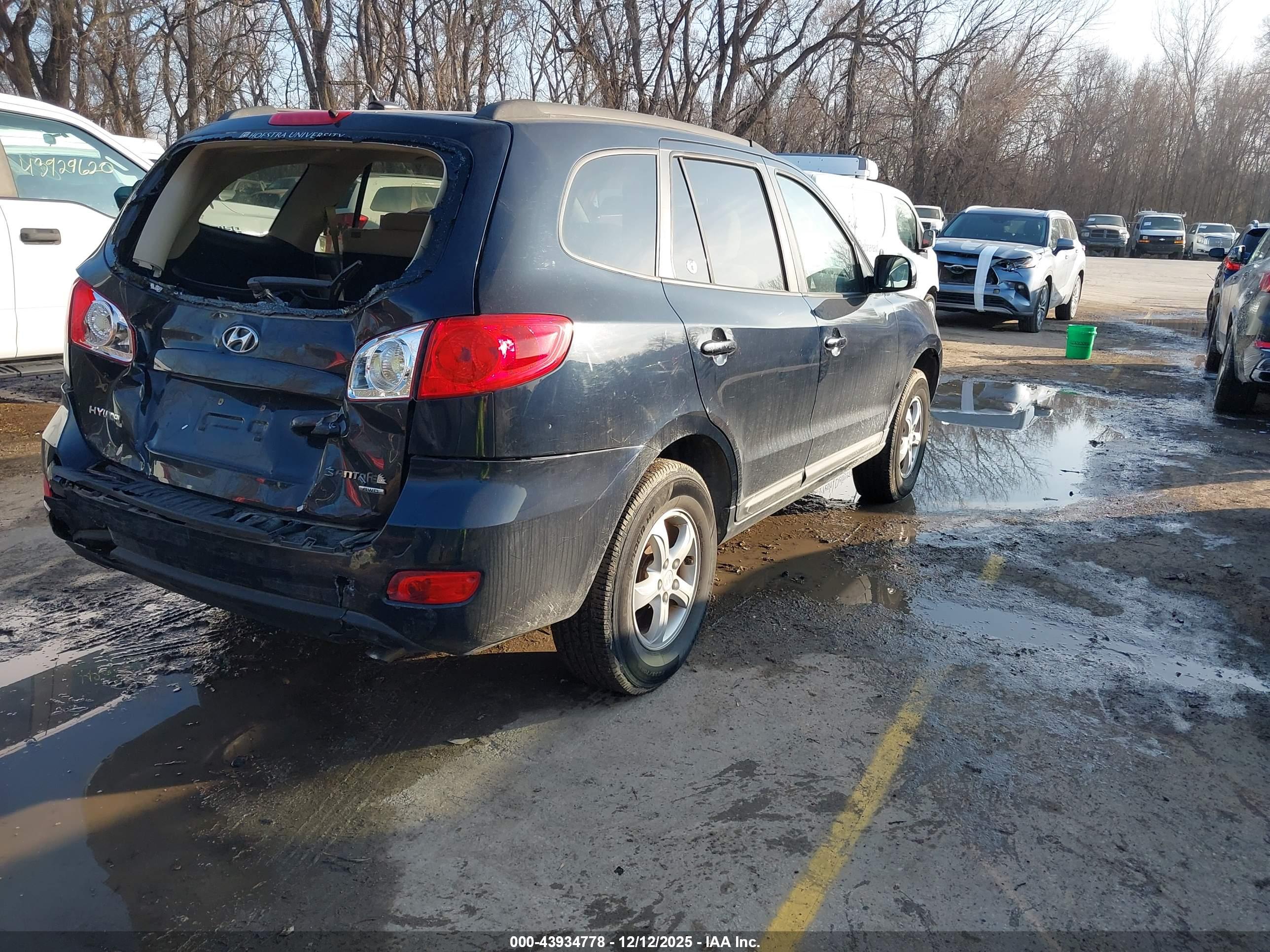 HYUNDAI SANTA image 4