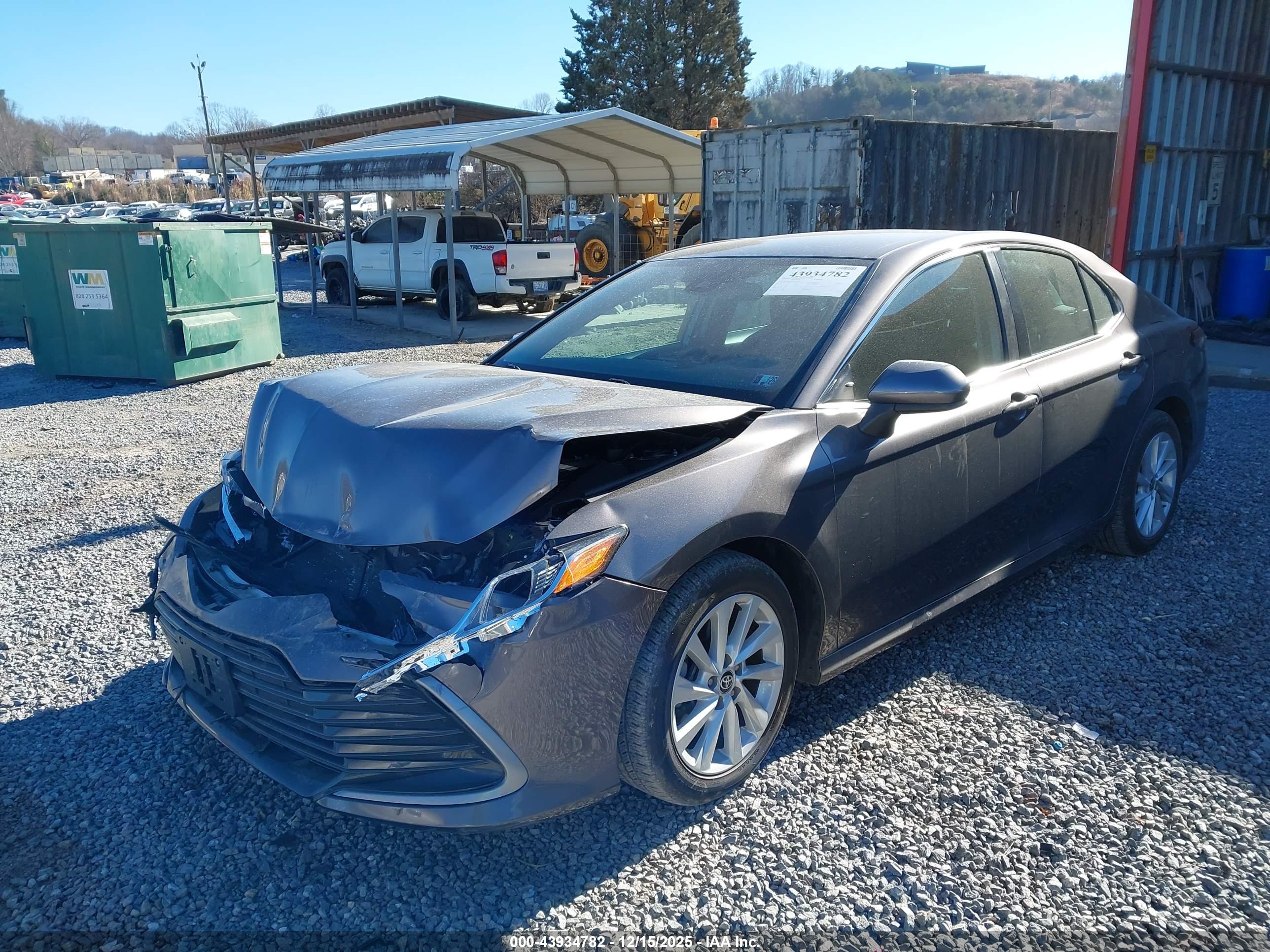 TOYOTA CAMRY image 2