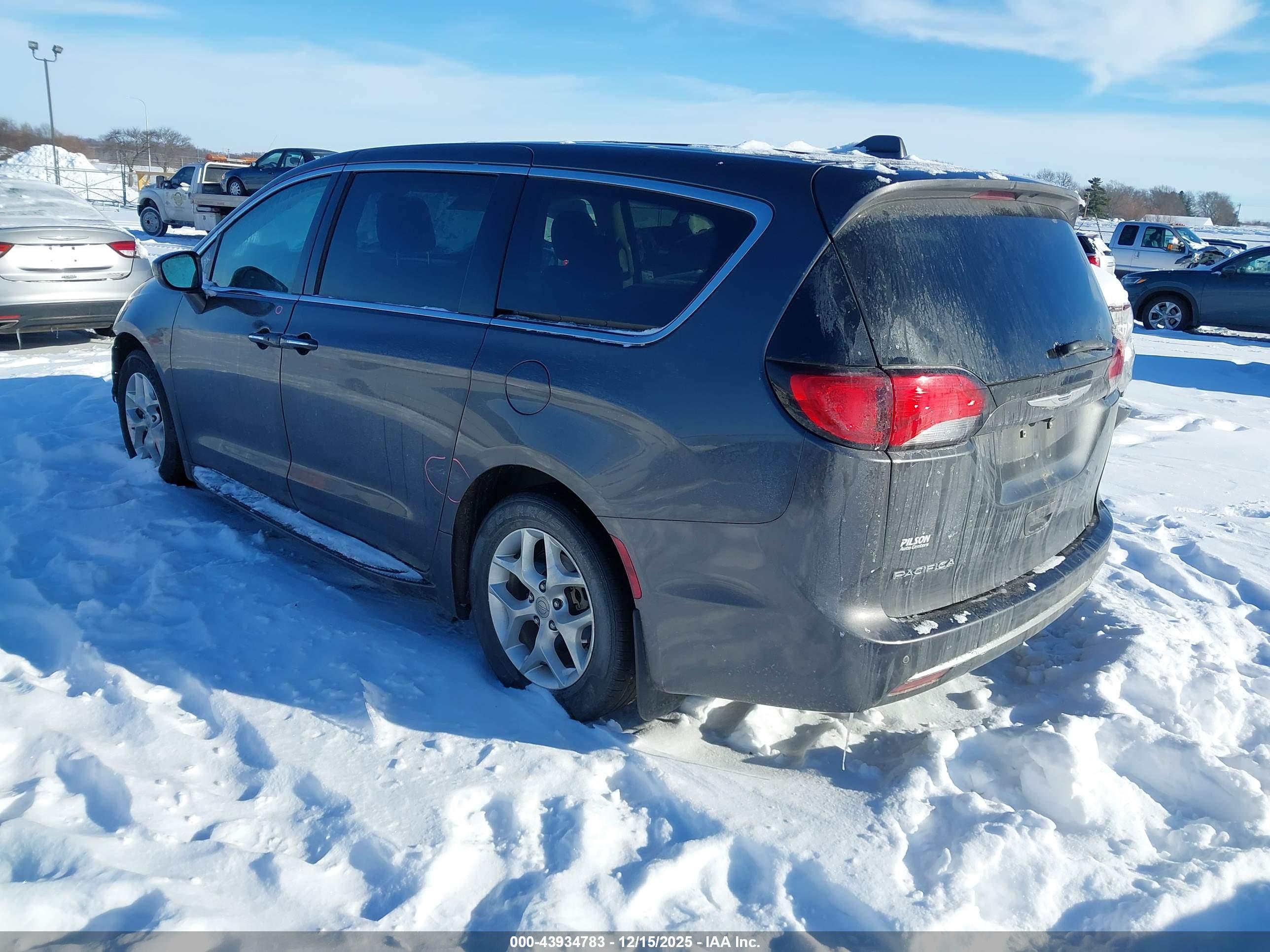 CHRYSLER PACIFICA image 3
