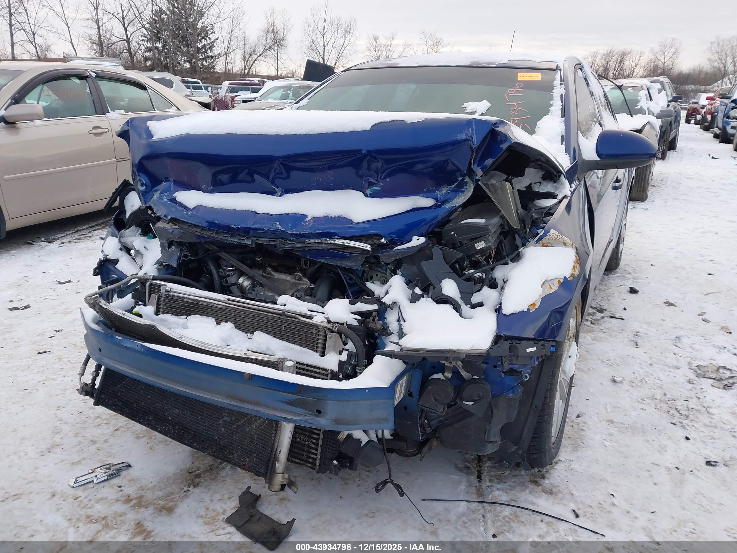 CHEVROLET CRUZE image 2
