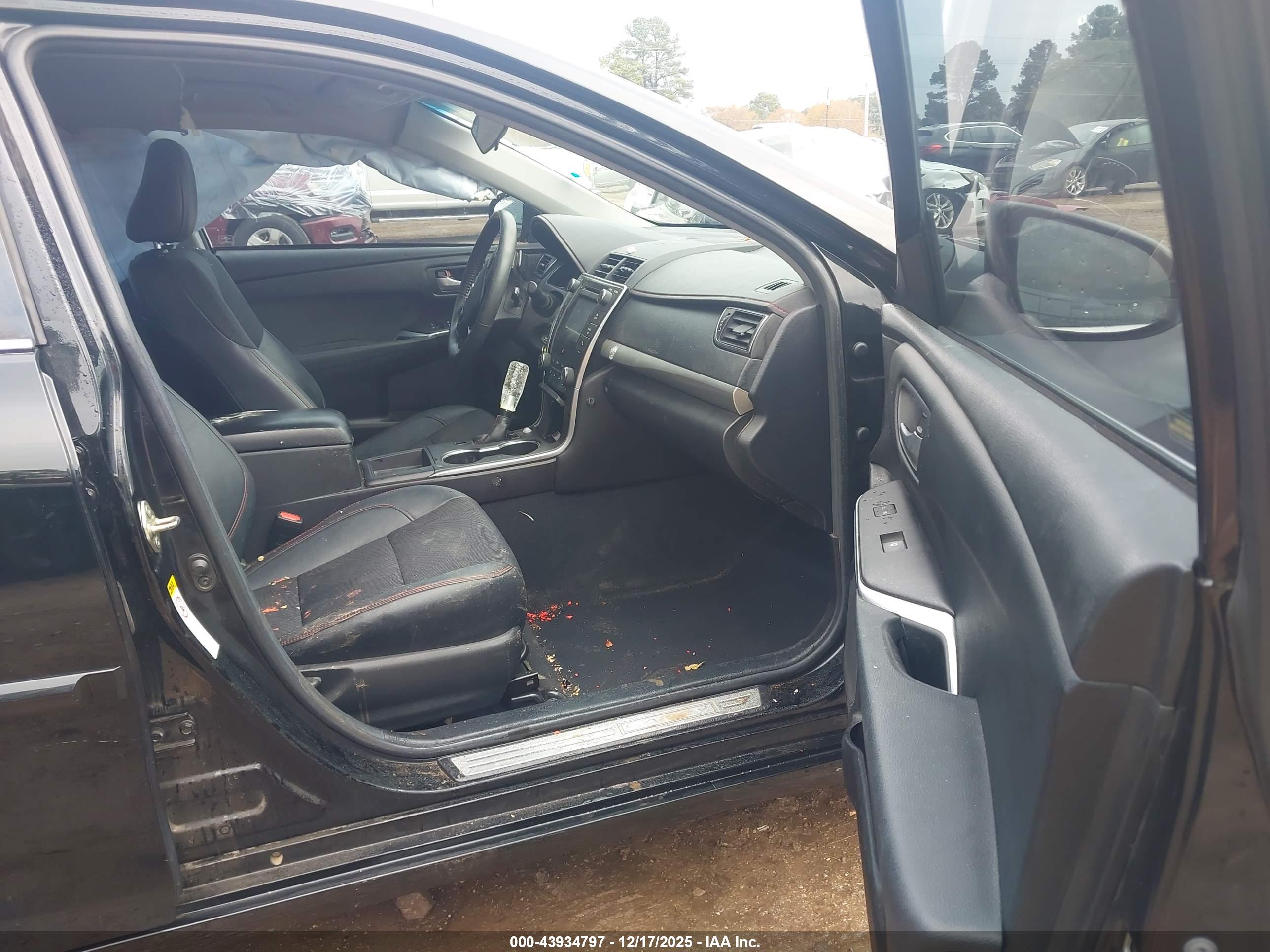 TOYOTA CAMRY image 5