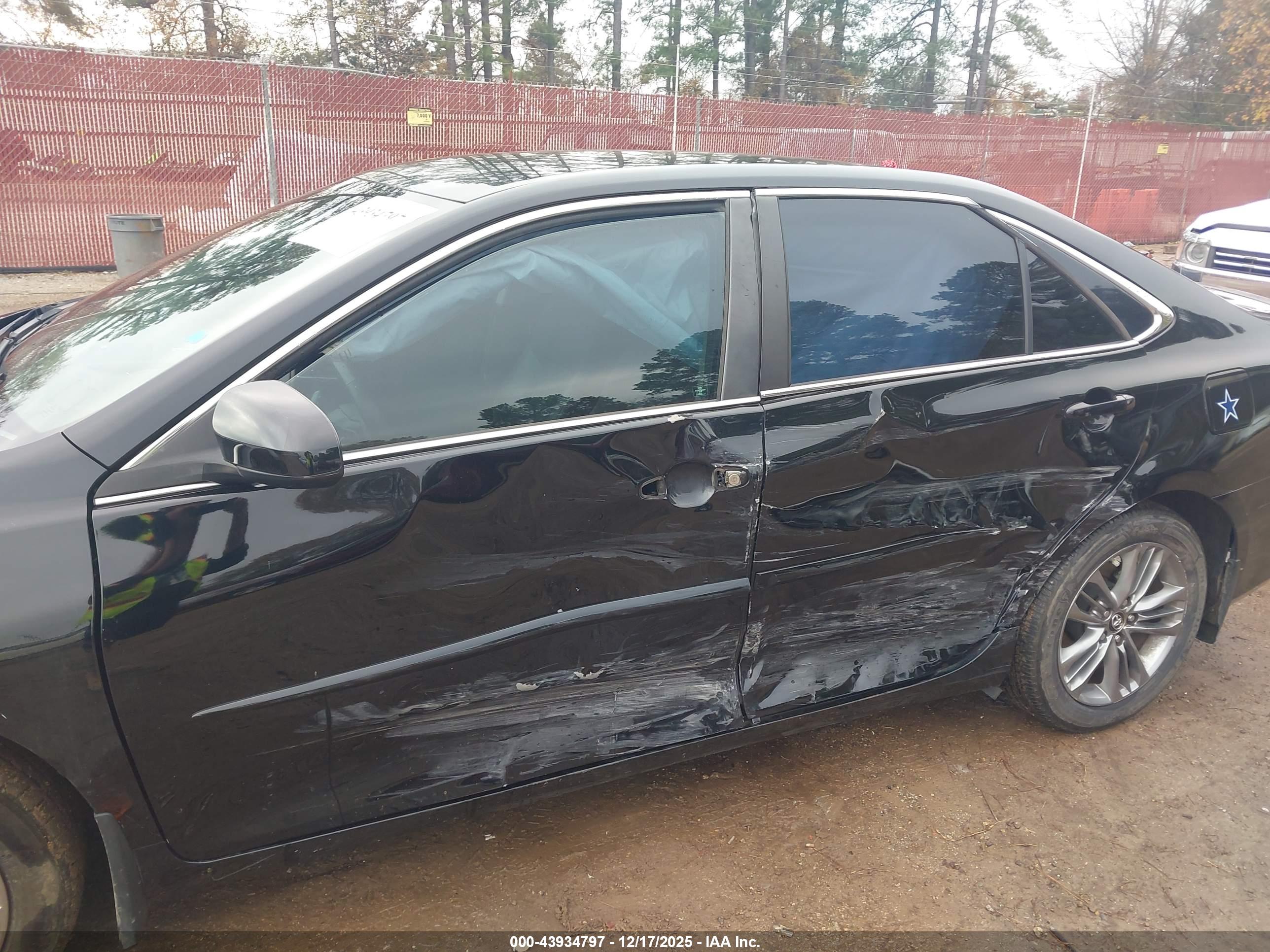 TOYOTA CAMRY image 6