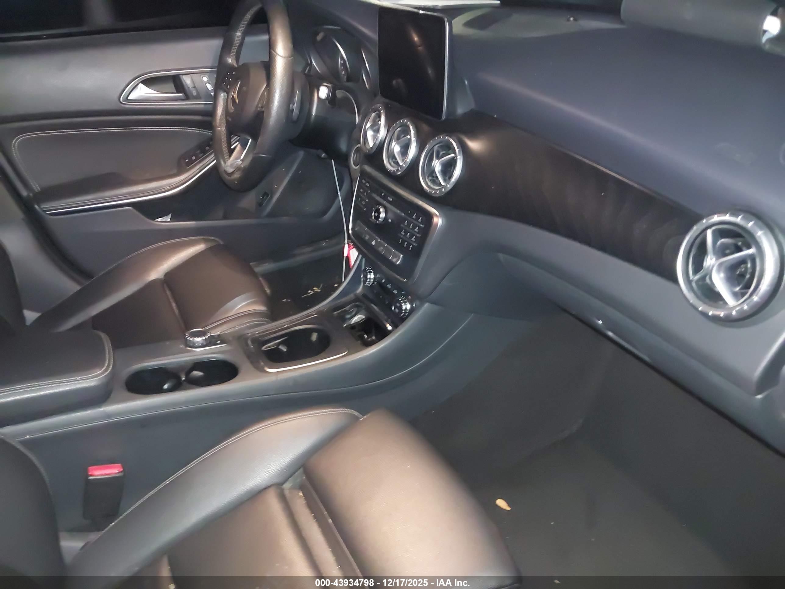MERCEDES-BENZ CLA image 5