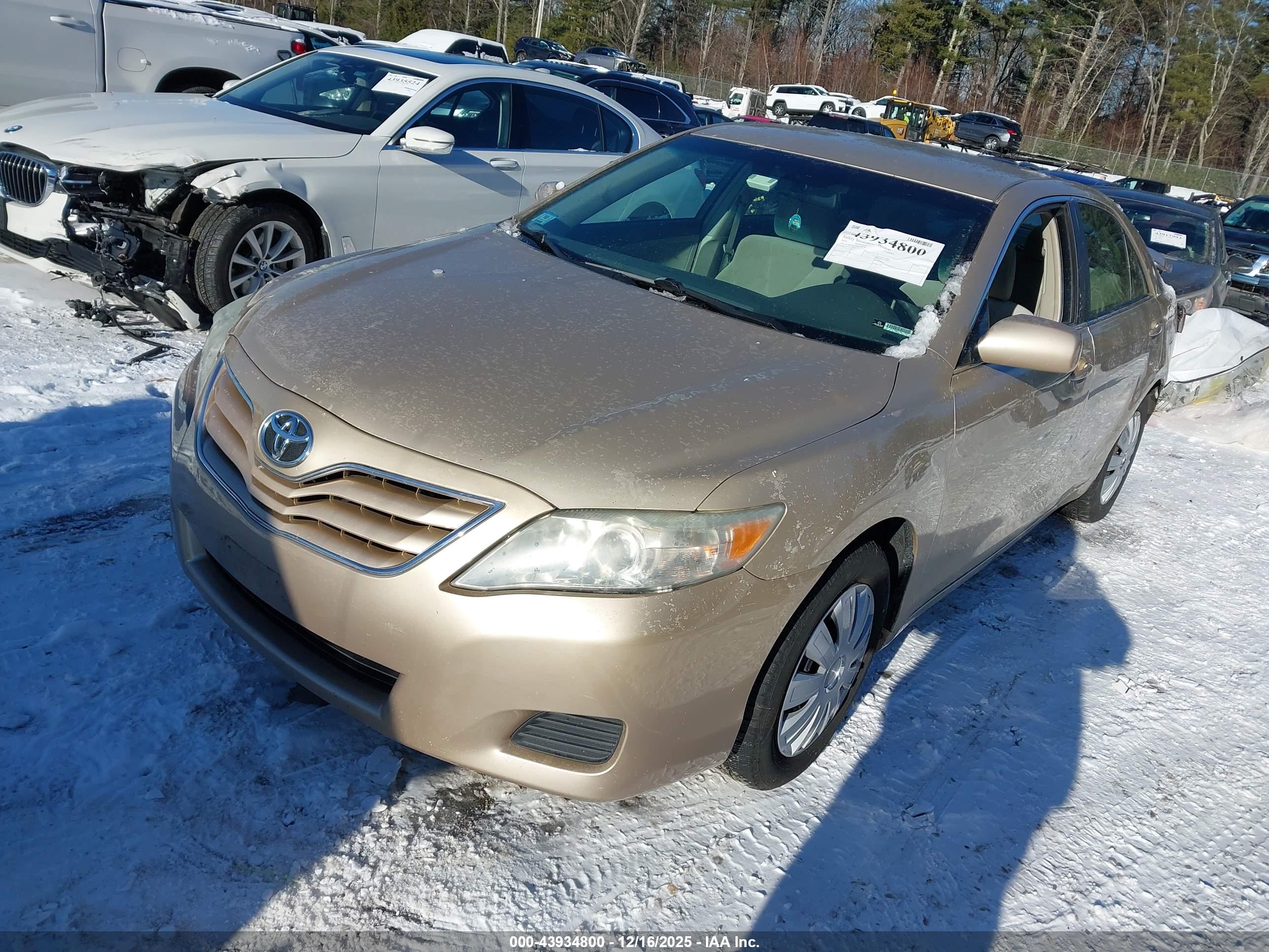 TOYOTA CAMRY image 2