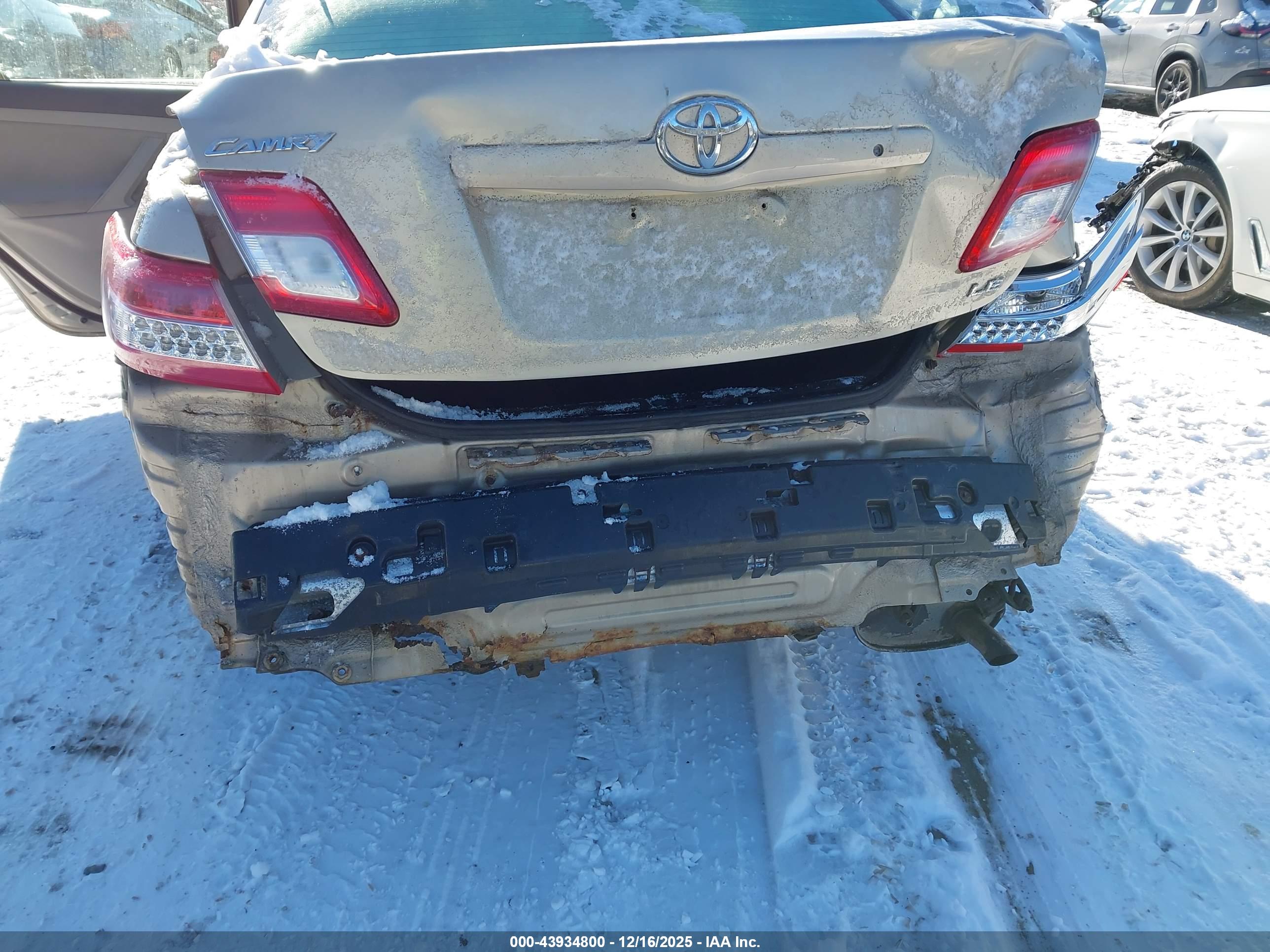 TOYOTA CAMRY image 6