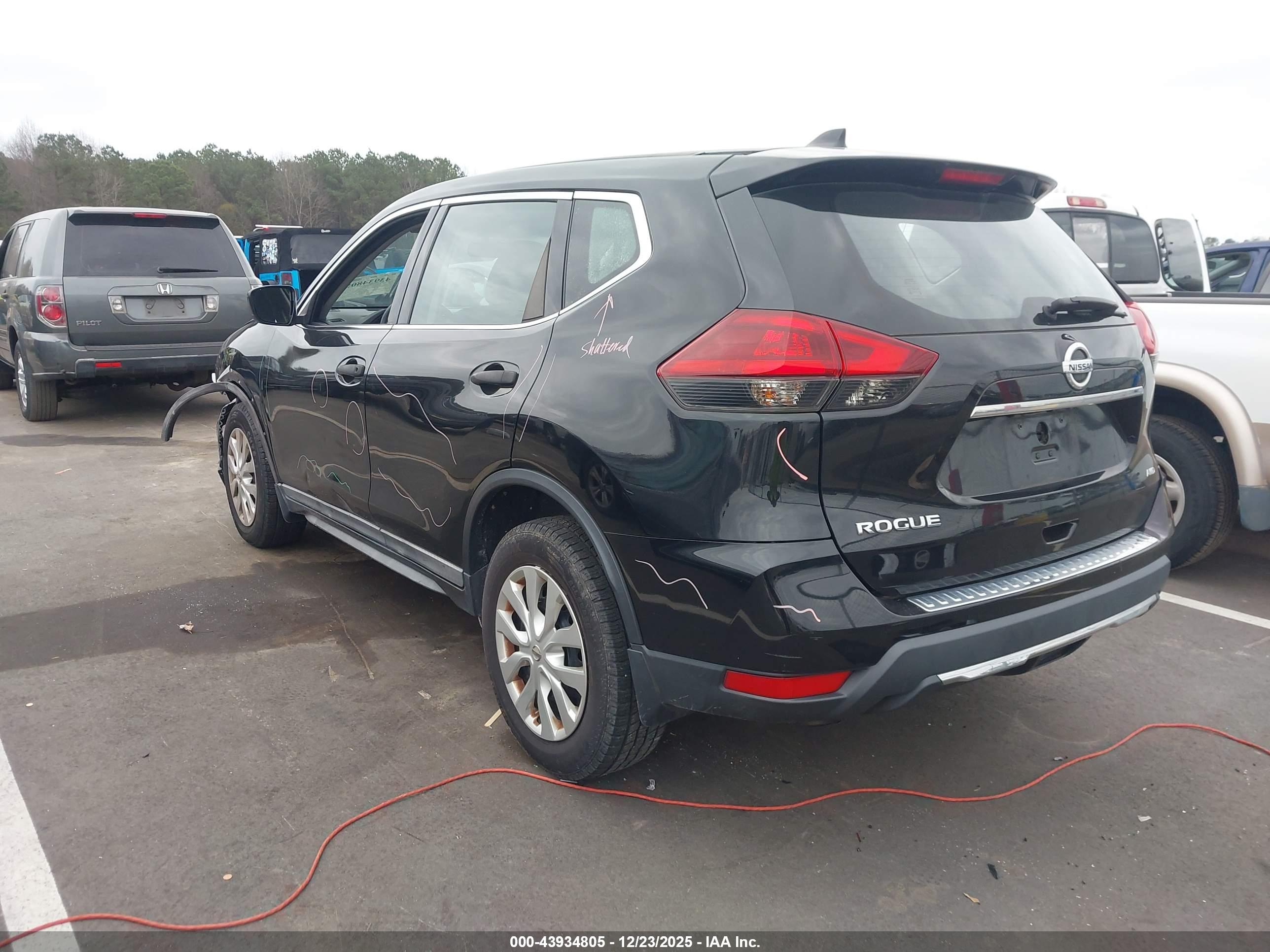 NISSAN ROGUE image 3