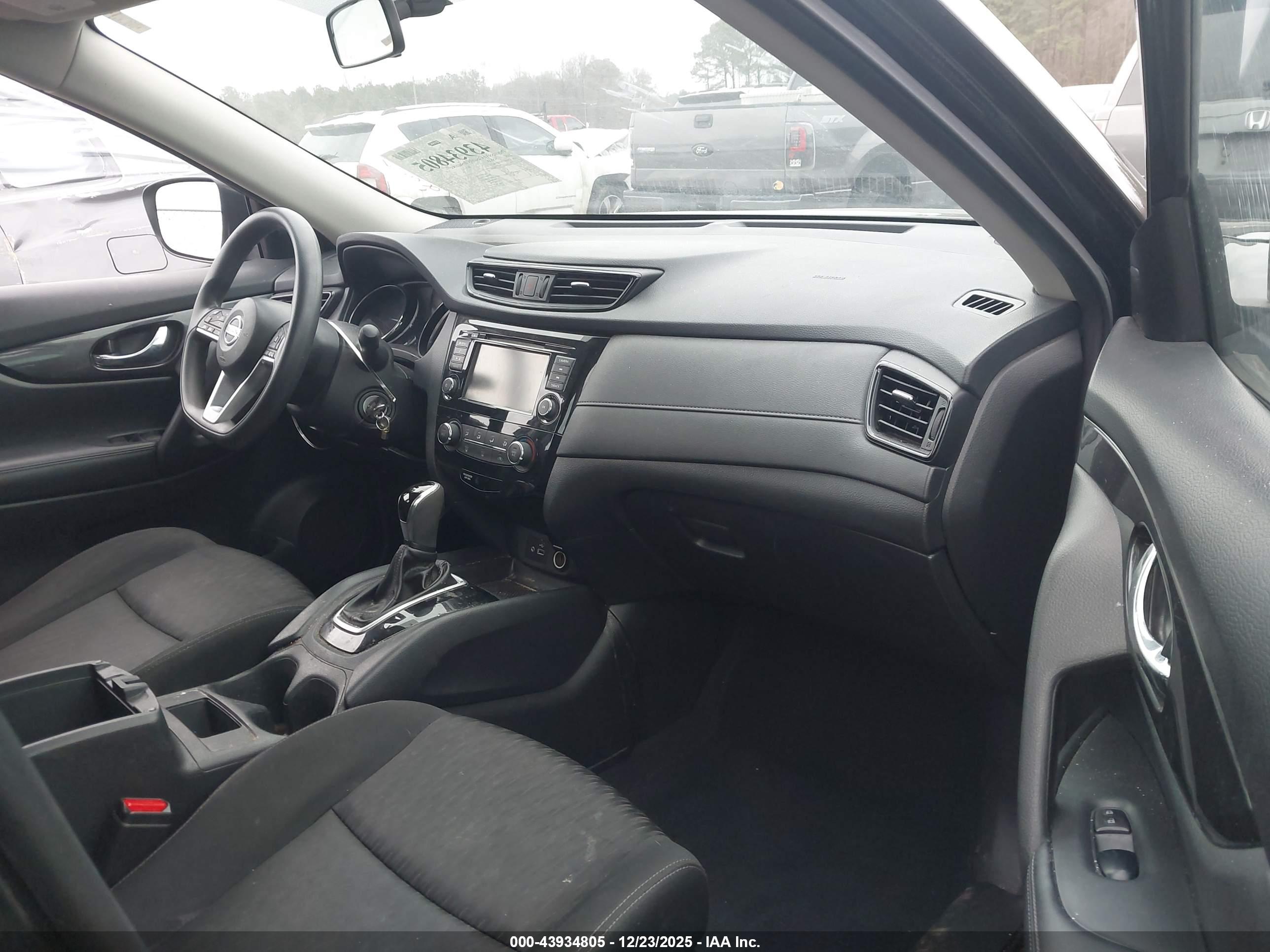 NISSAN ROGUE image 5