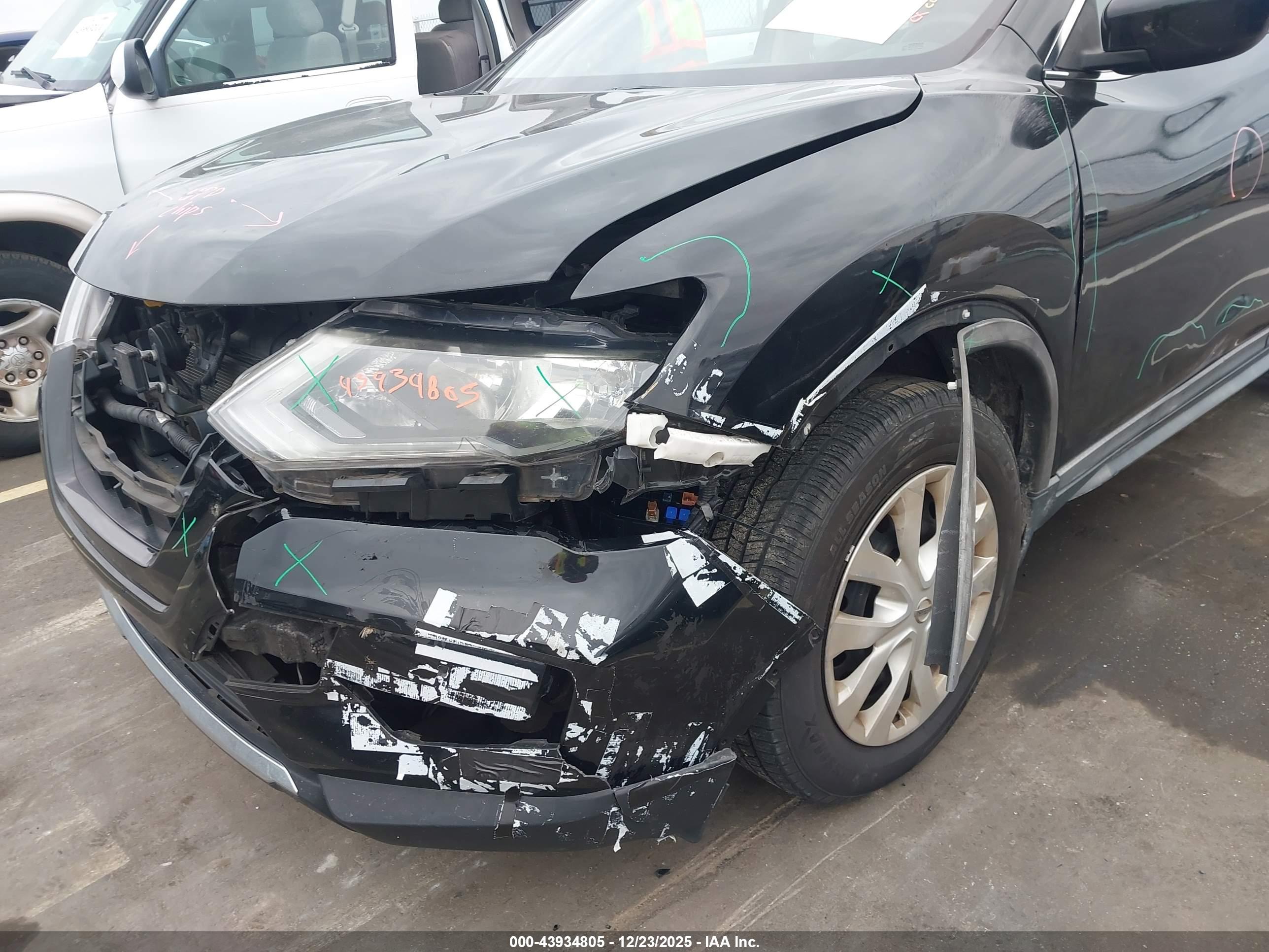 NISSAN ROGUE image 6