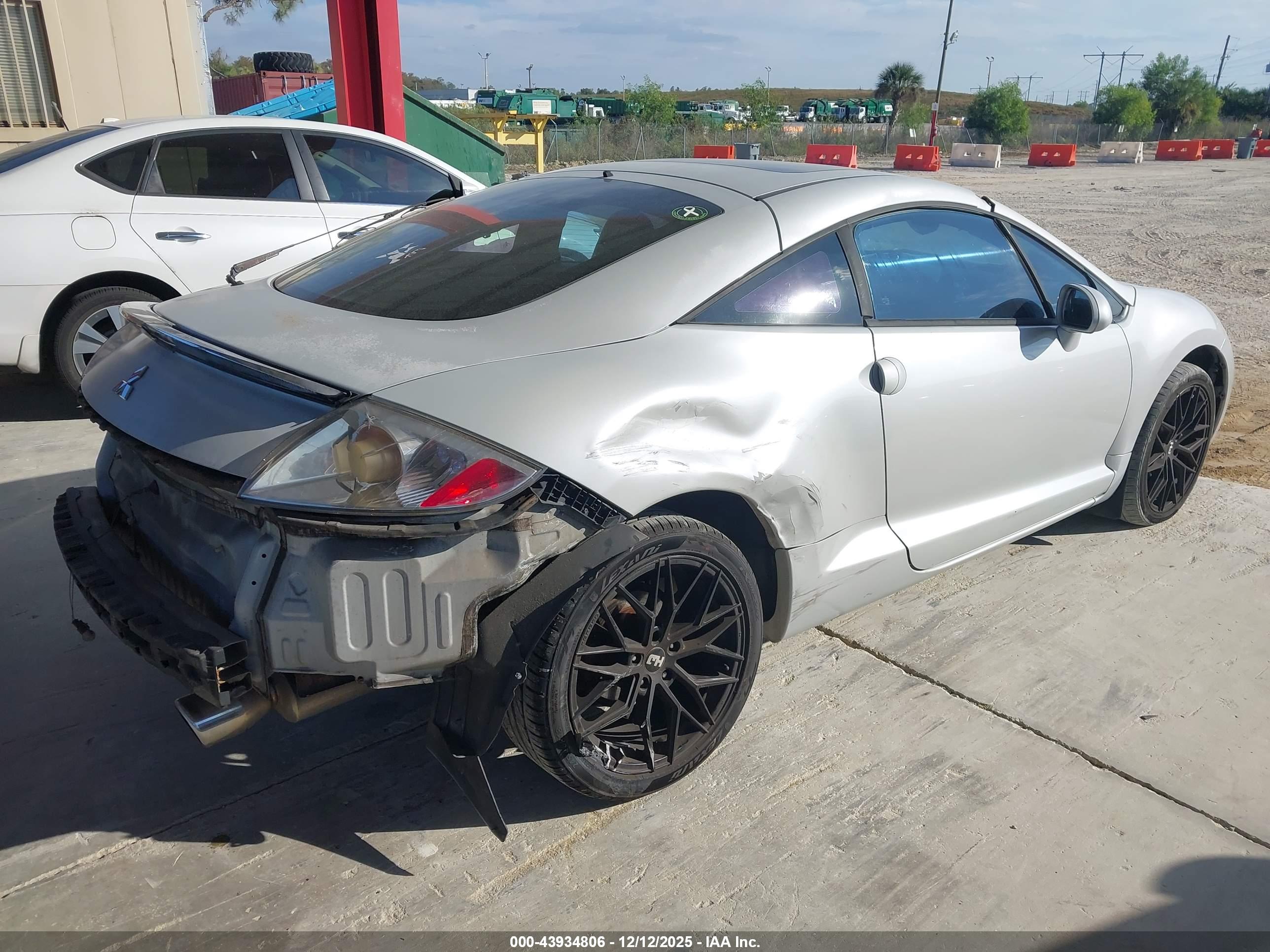 MITSUBISHI ECLIPSE image 4