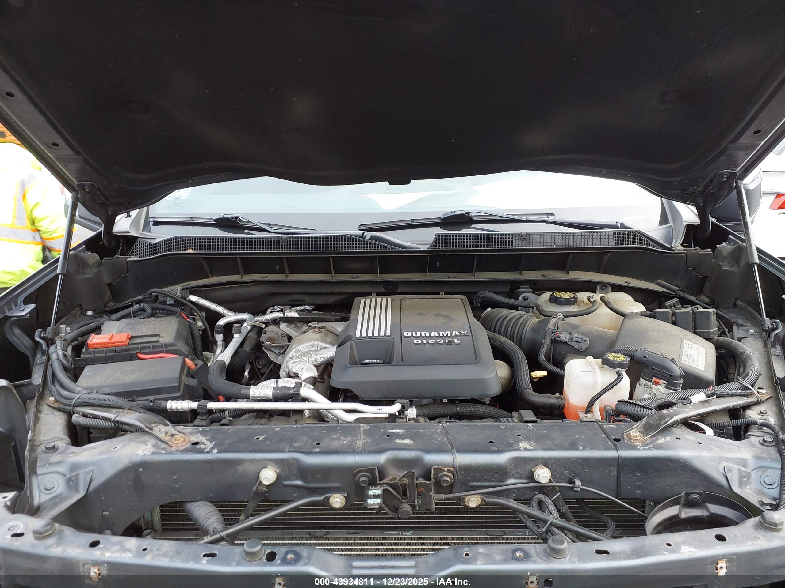 CHEVROLET SILVERADO image 10