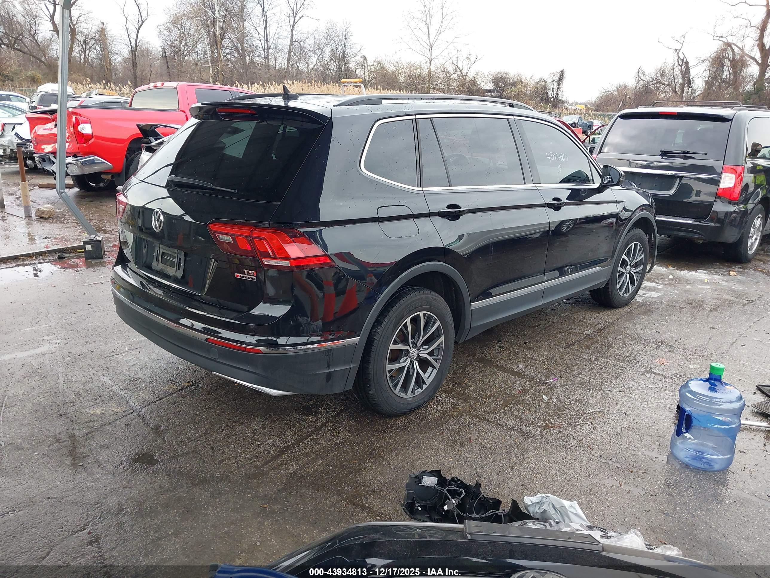 VOLKSWAGEN TIGUAN image 4