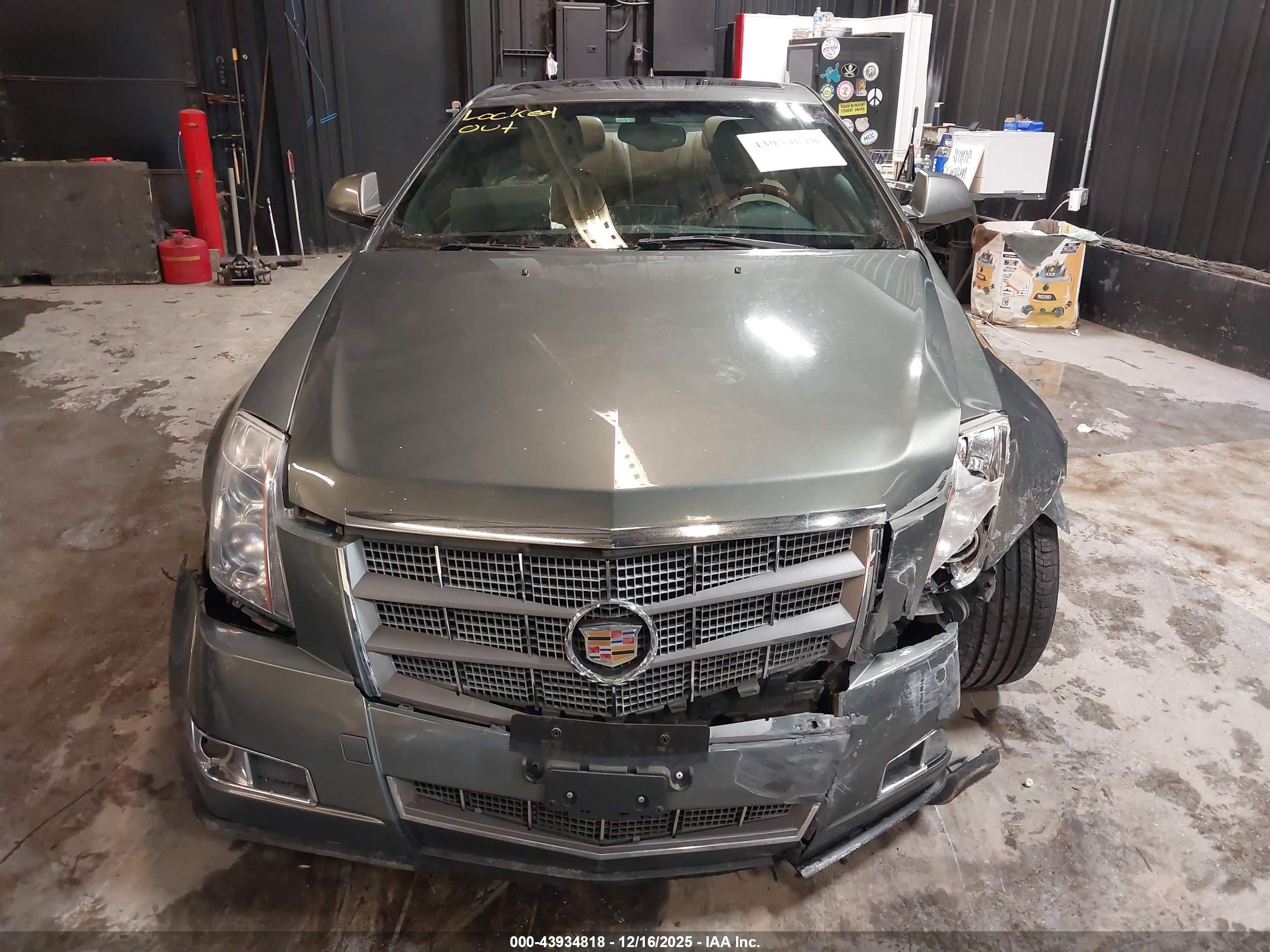 CADILLAC CTS image 6