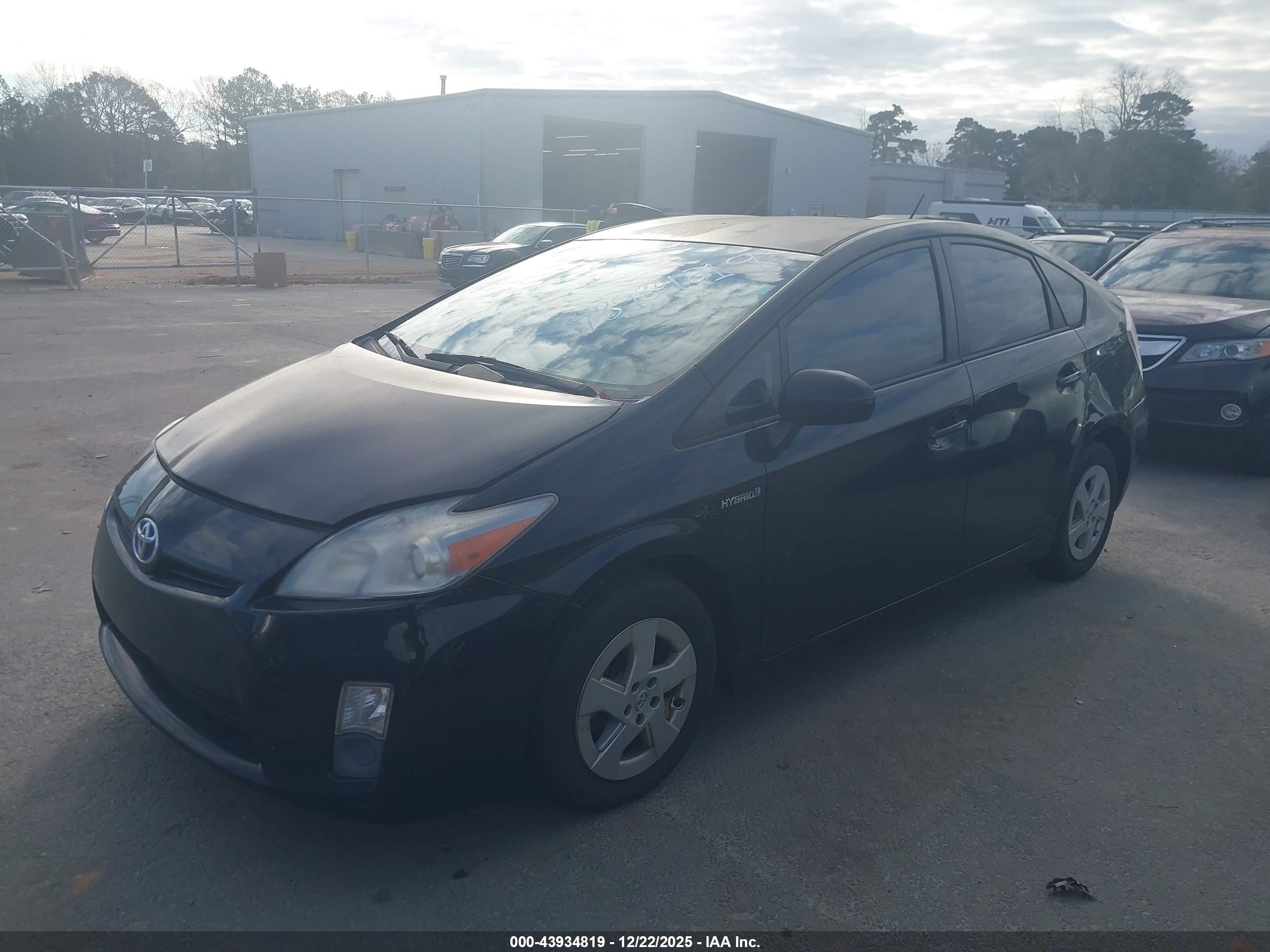TOYOTA PRIUS image 2