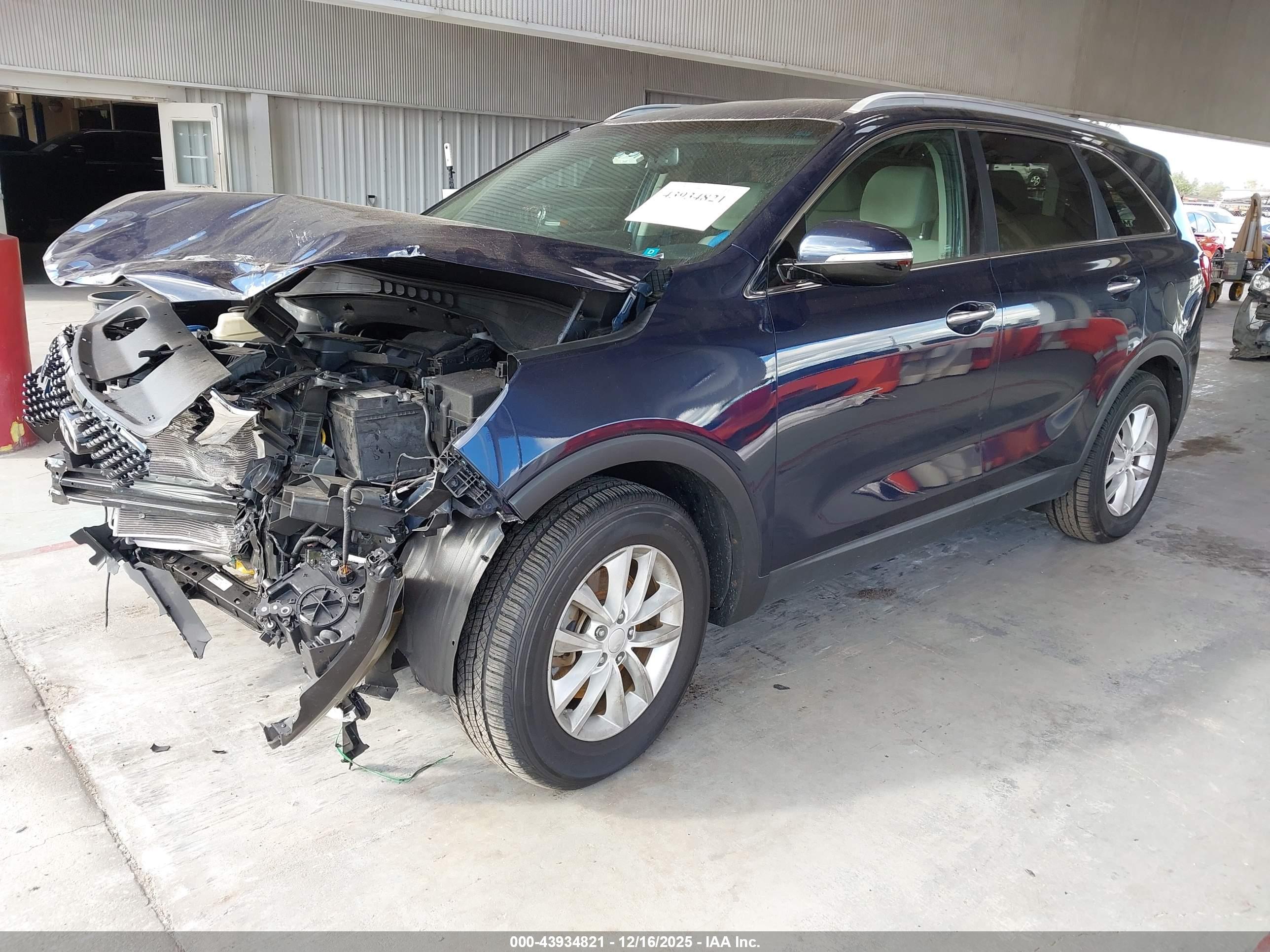 KIA SORENTO image 2