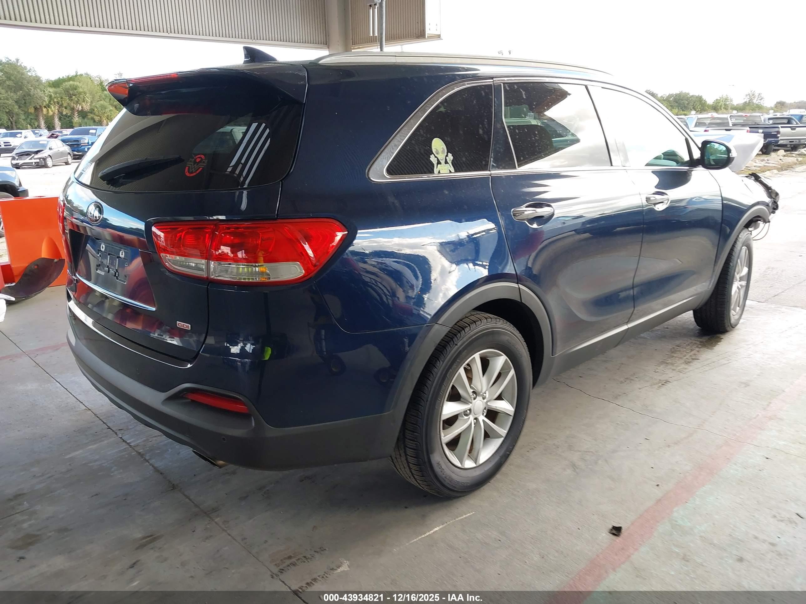 KIA SORENTO image 4