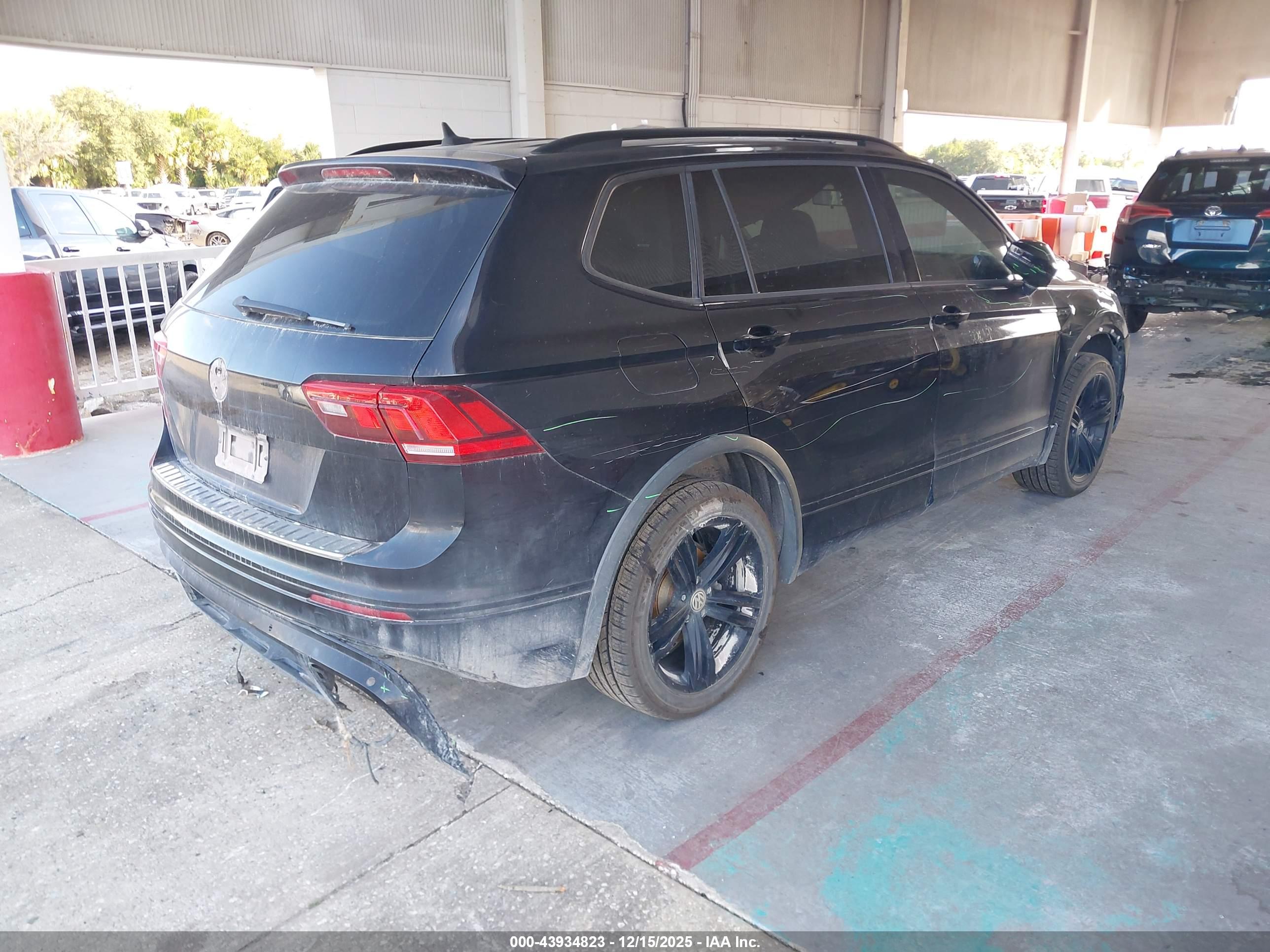 VOLKSWAGEN TIGUAN image 4