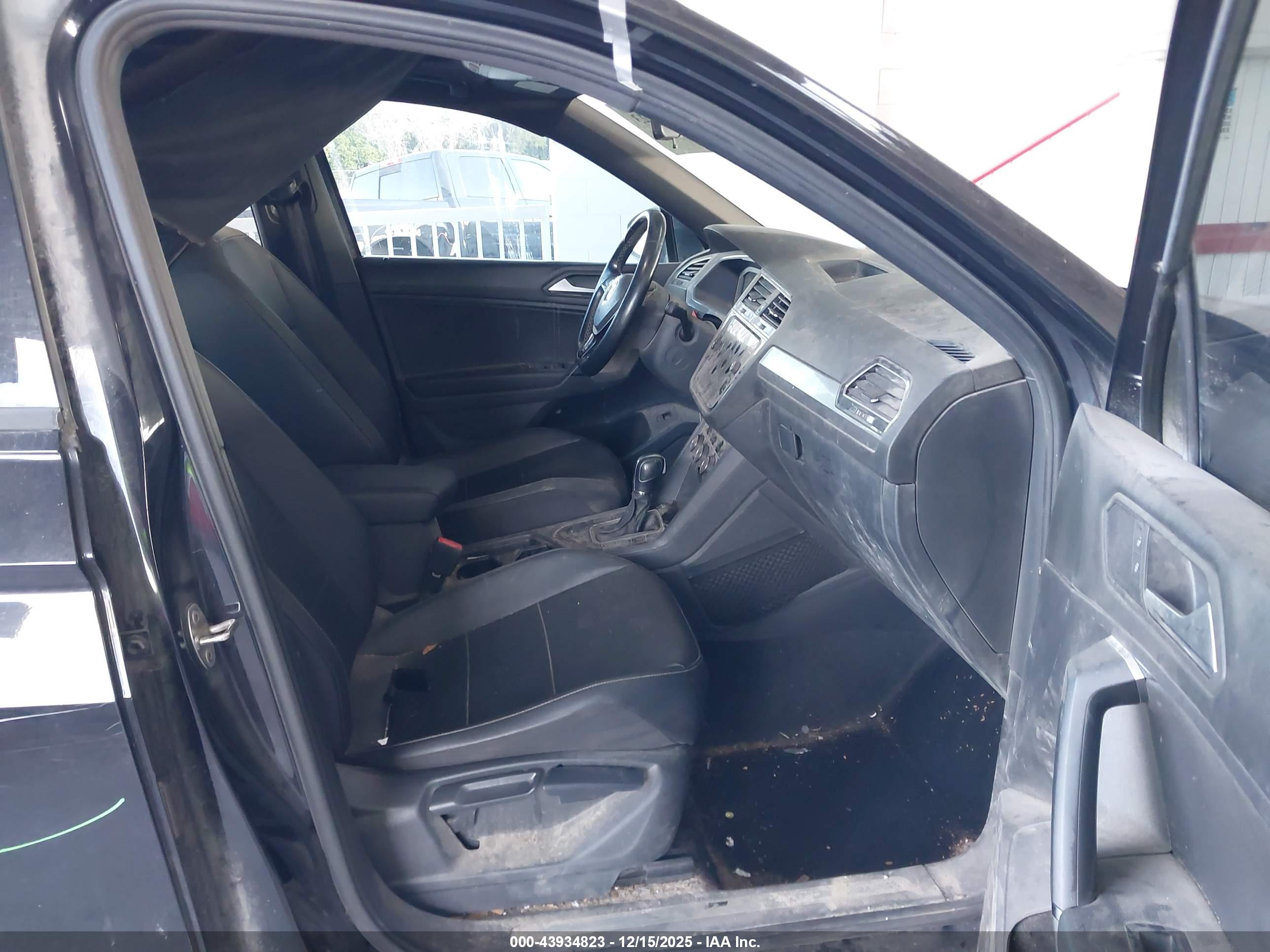 VOLKSWAGEN TIGUAN image 5
