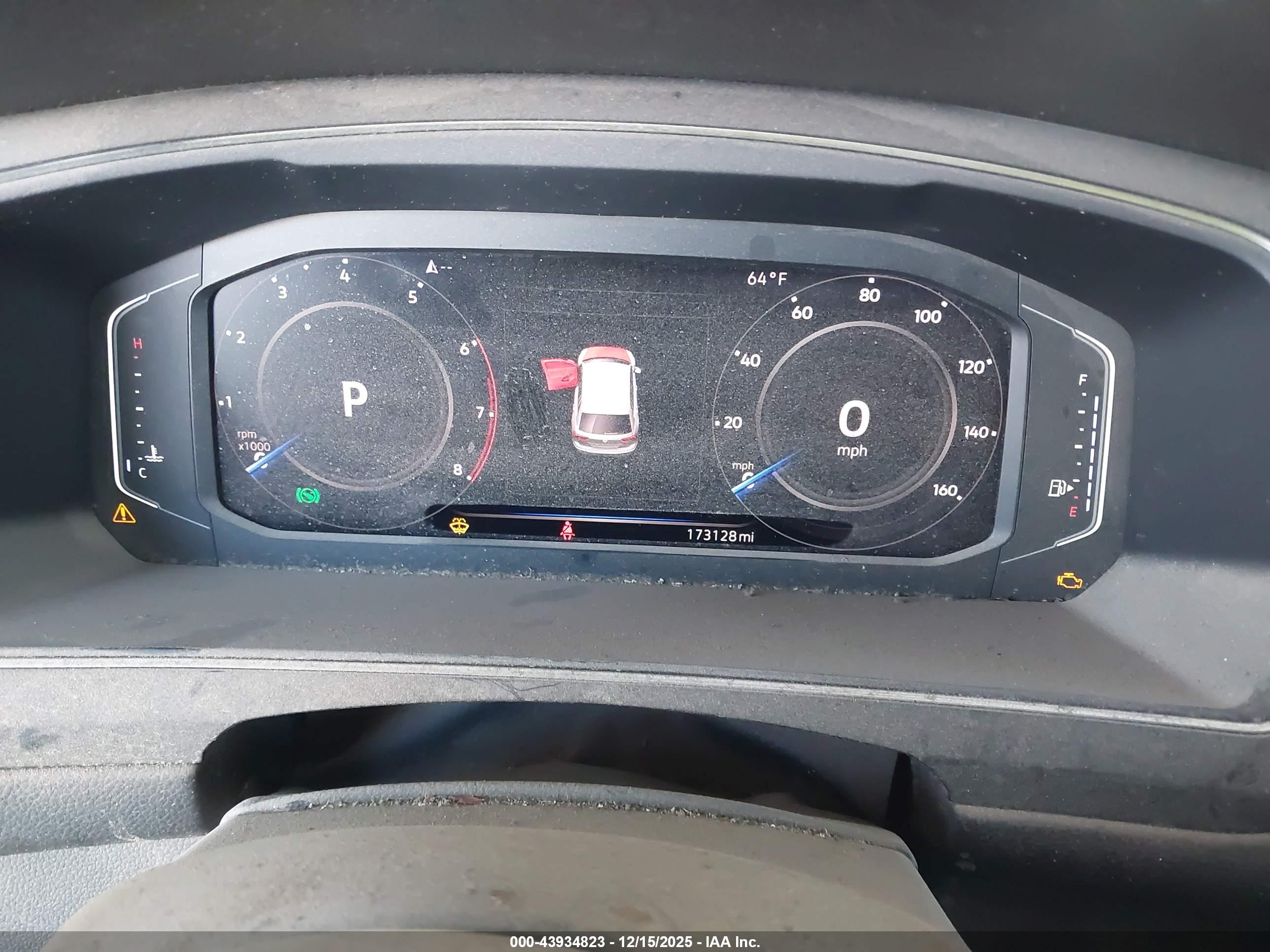 VOLKSWAGEN TIGUAN image 7