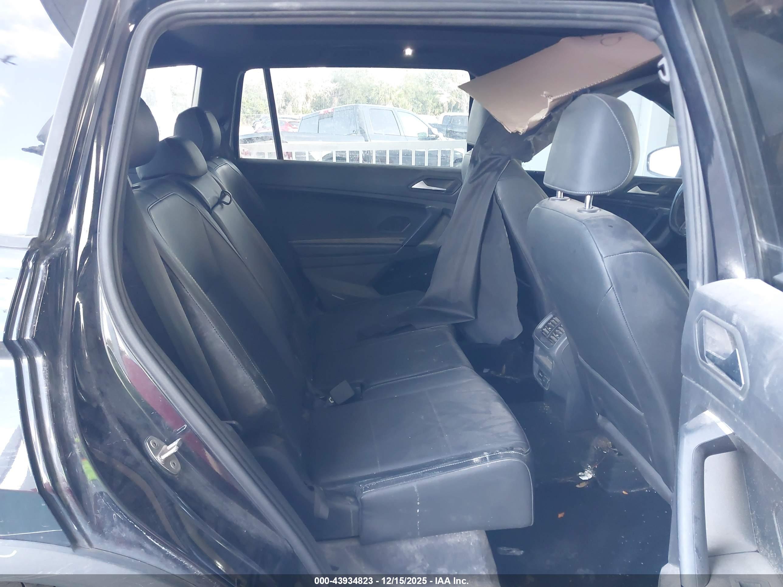 VOLKSWAGEN TIGUAN image 8