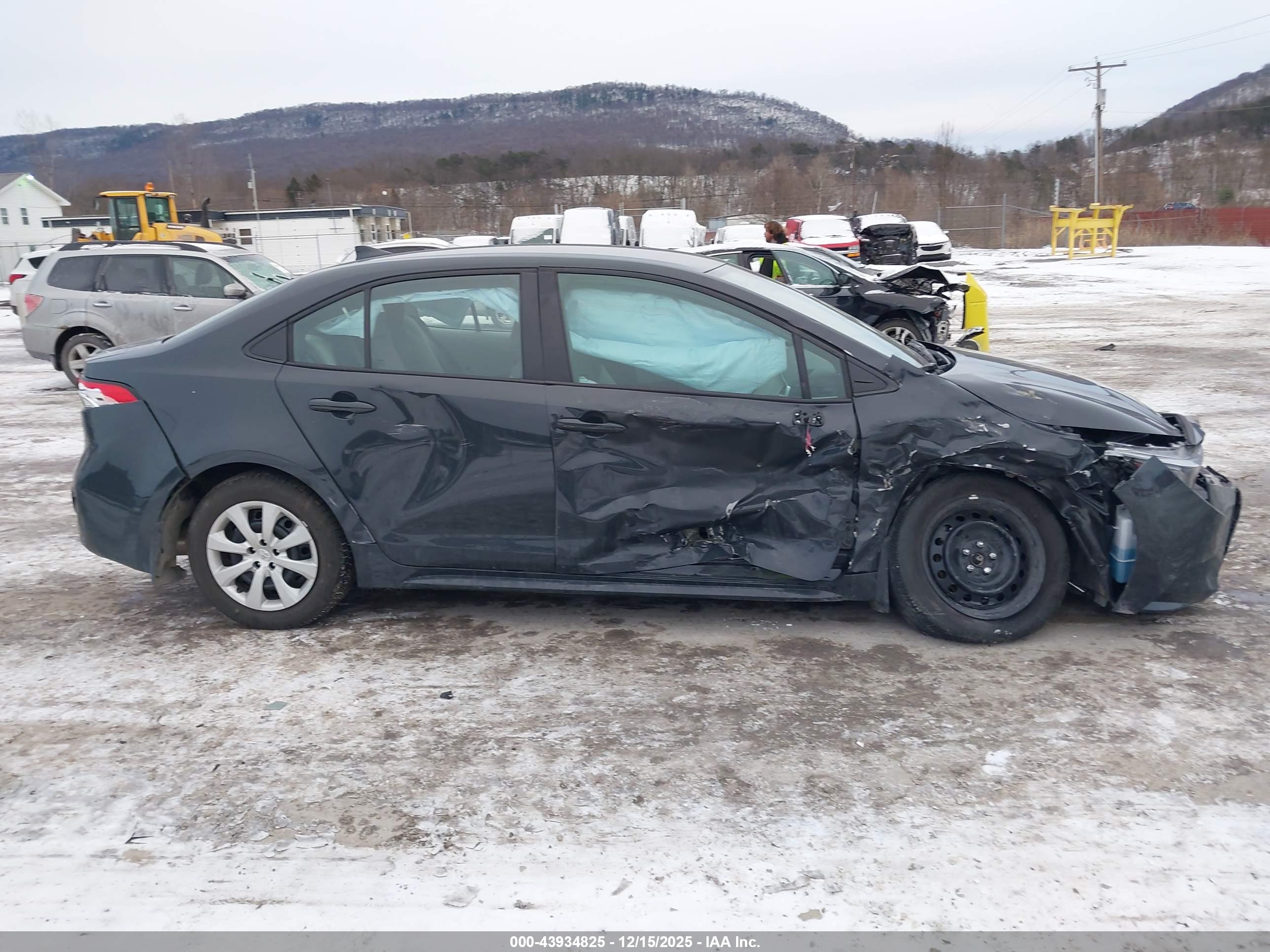 TOYOTA COROLLA image 6