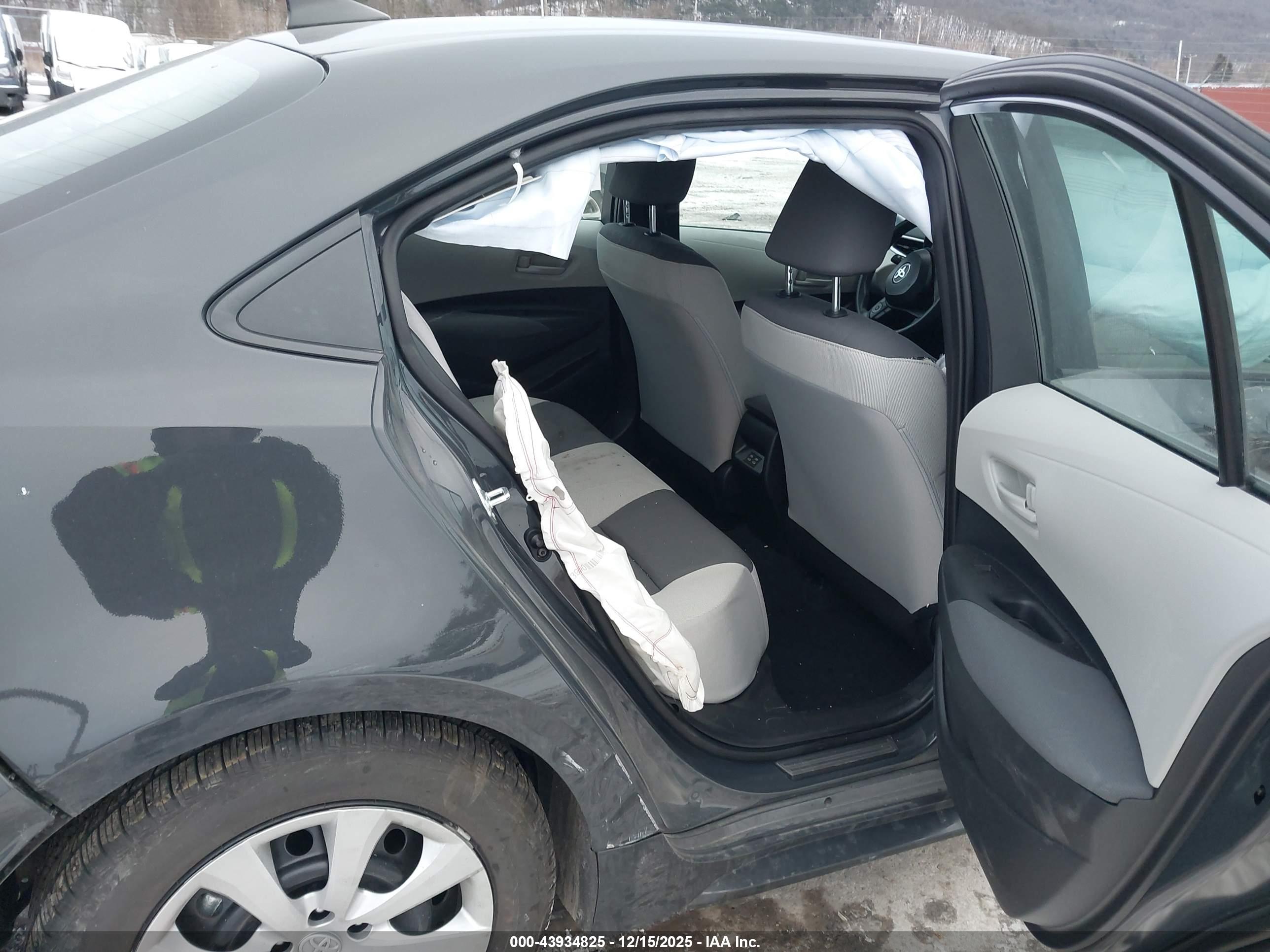 TOYOTA COROLLA image 8