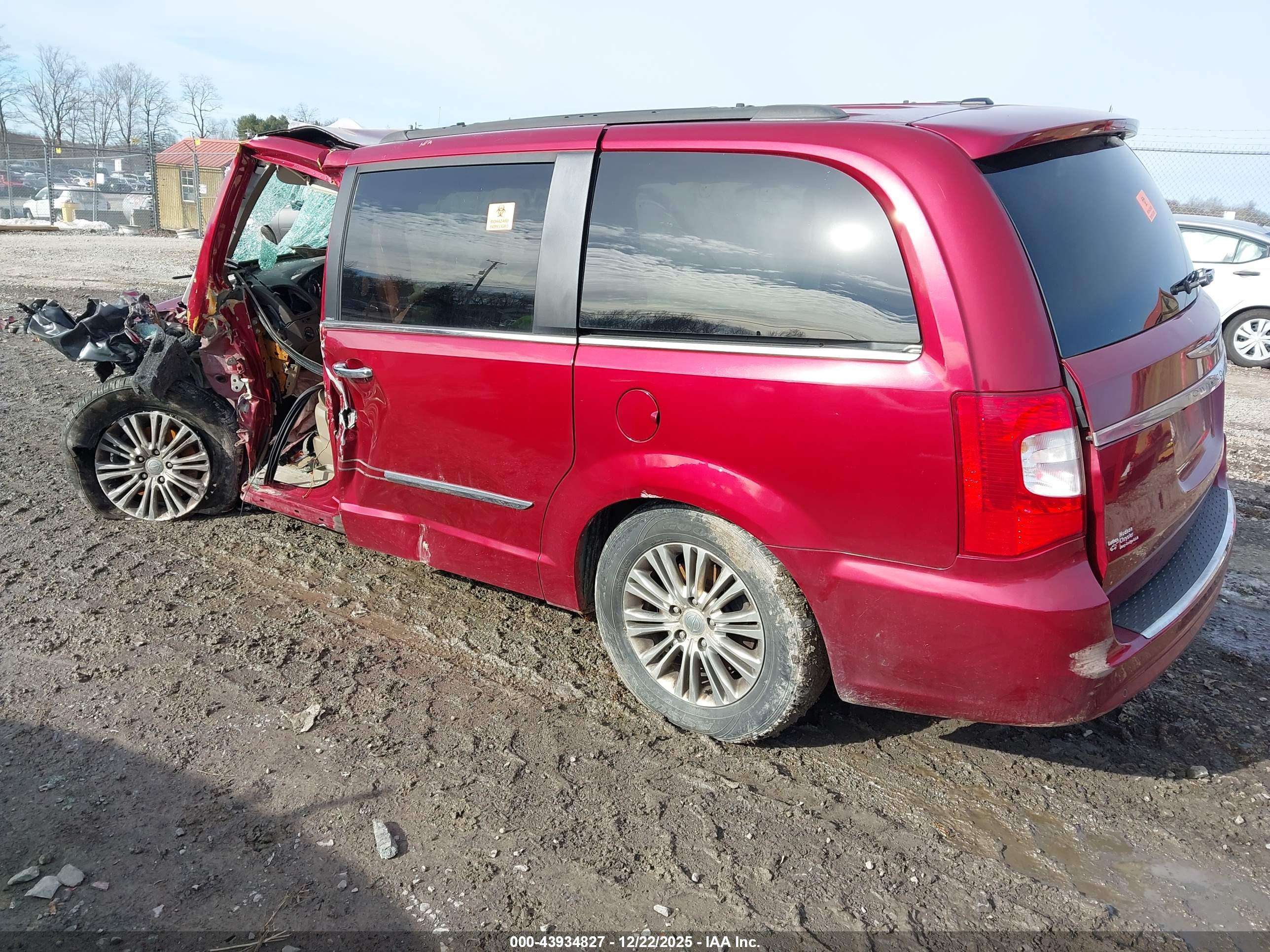 CHRYSLER TOWN image 3