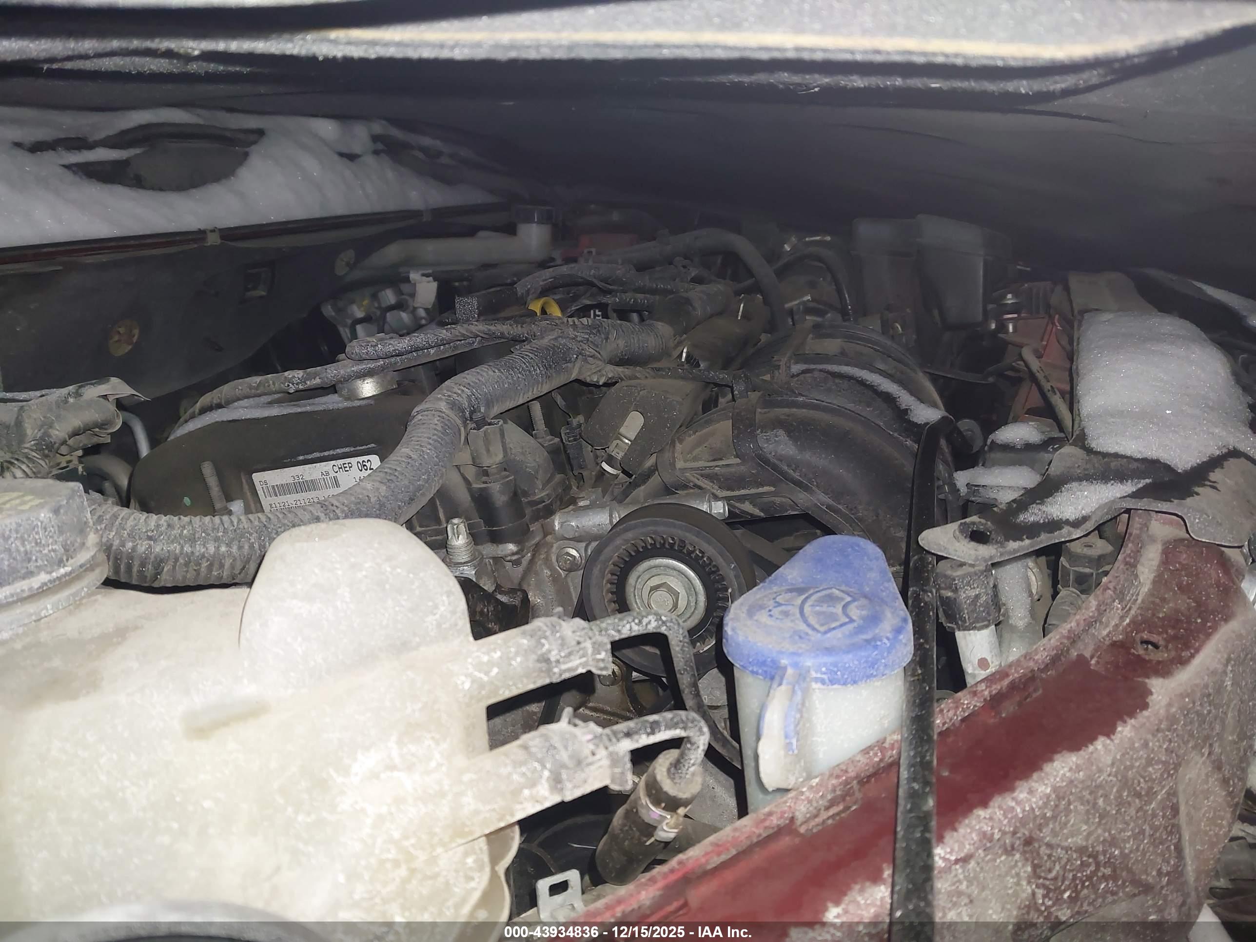 FORD FUSION image 10