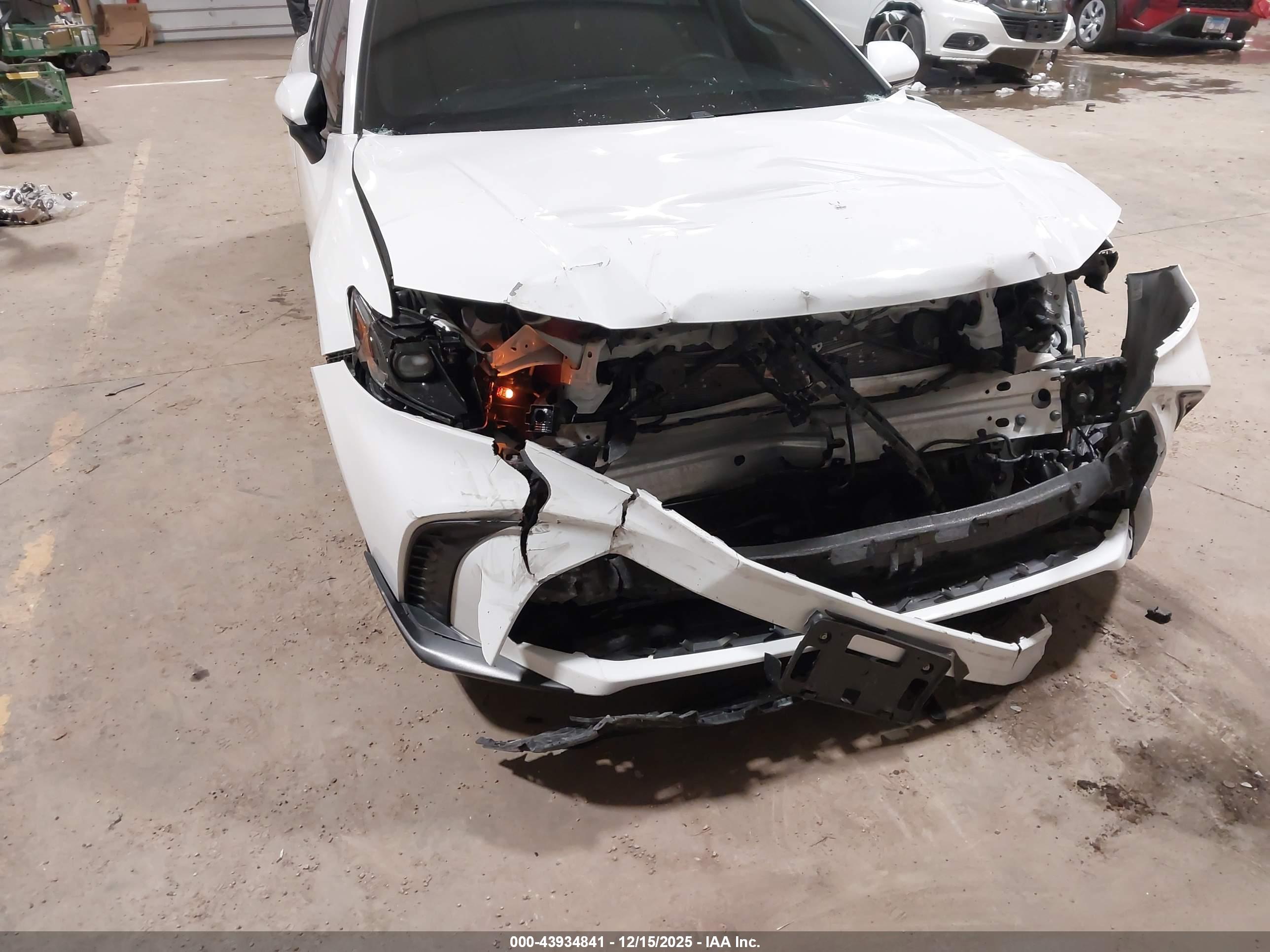 TOYOTA CAMRY image 6