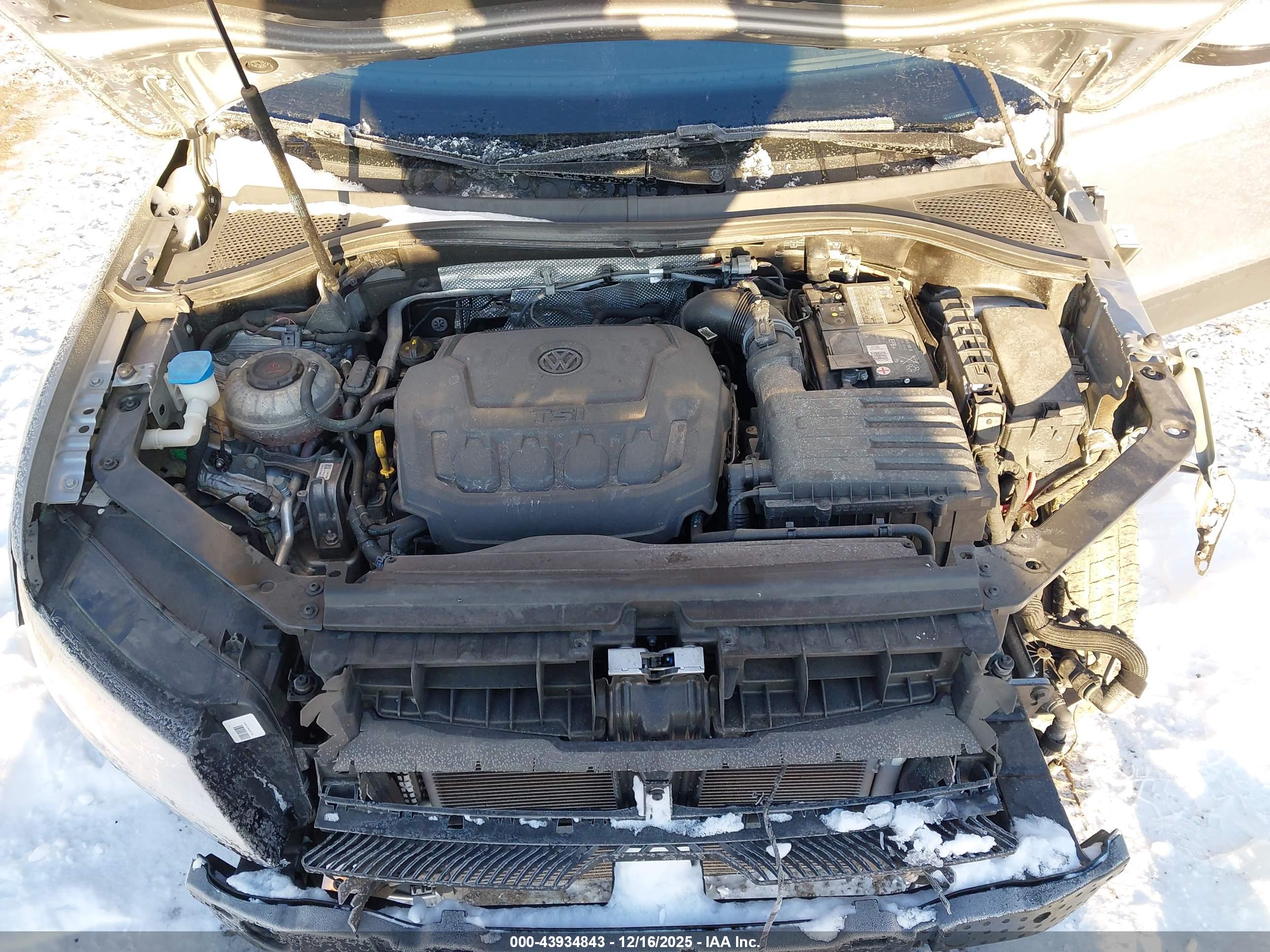 VOLKSWAGEN TIGUAN image 10