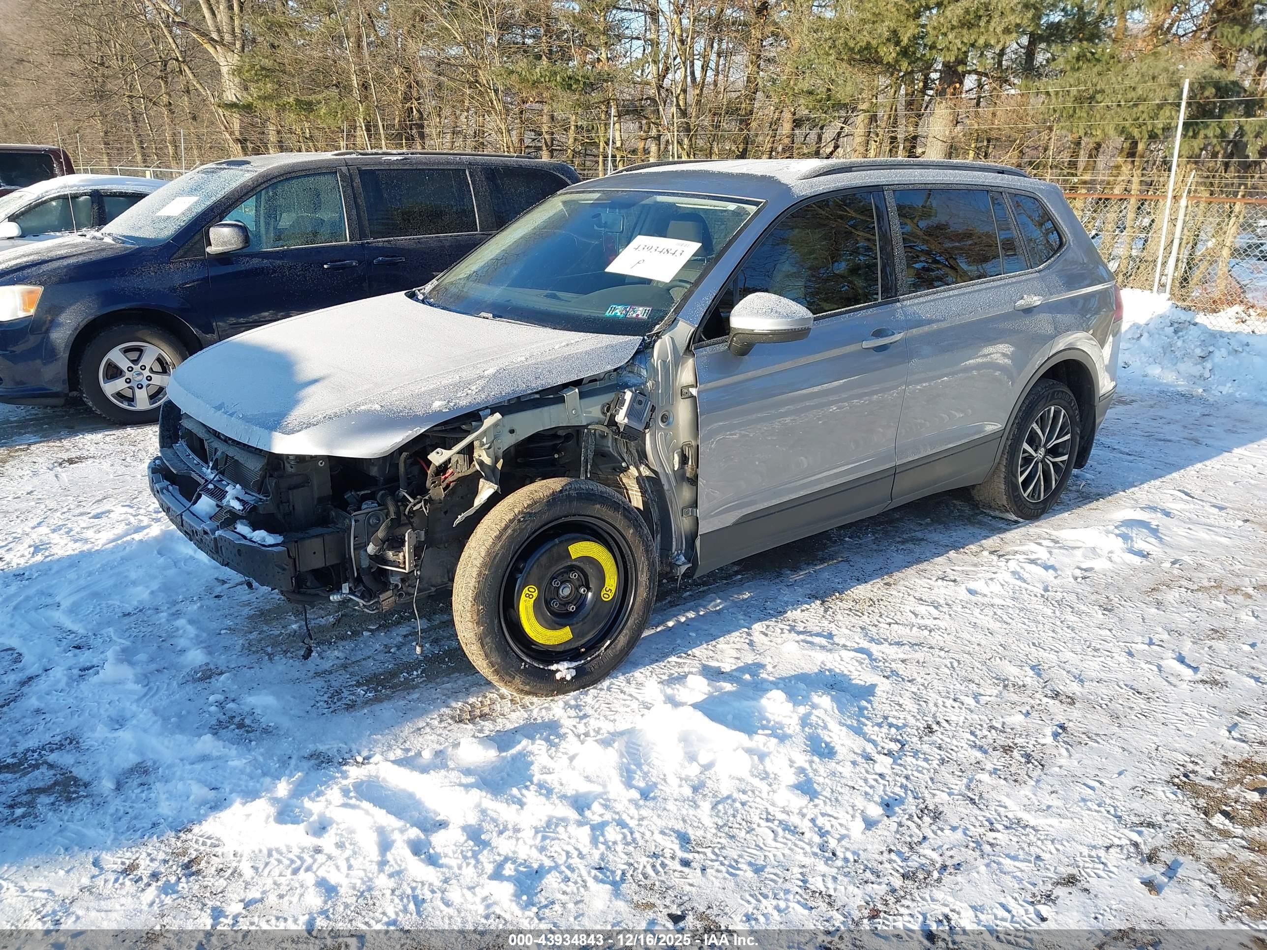 VOLKSWAGEN TIGUAN image 2