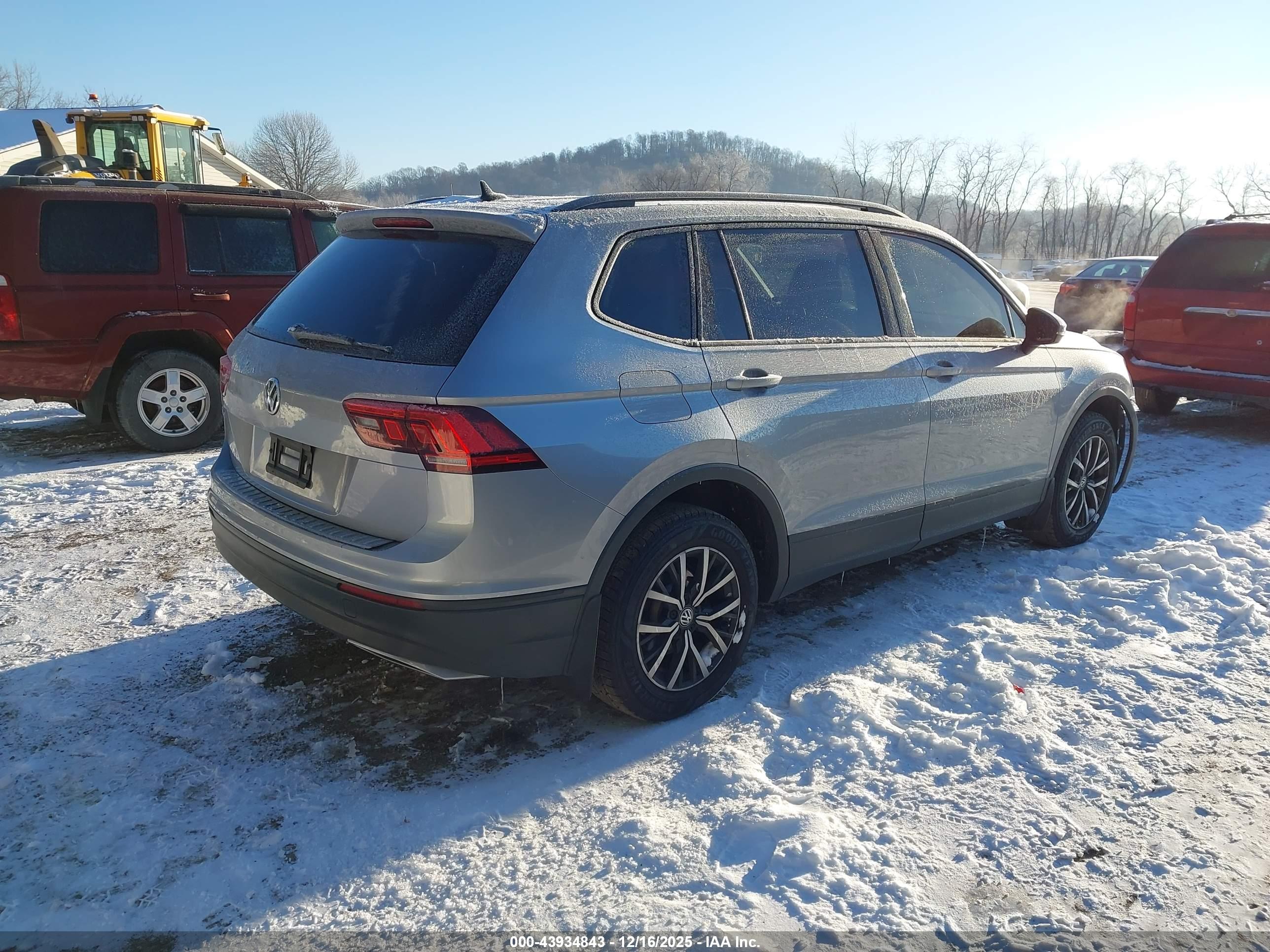 VOLKSWAGEN TIGUAN image 4