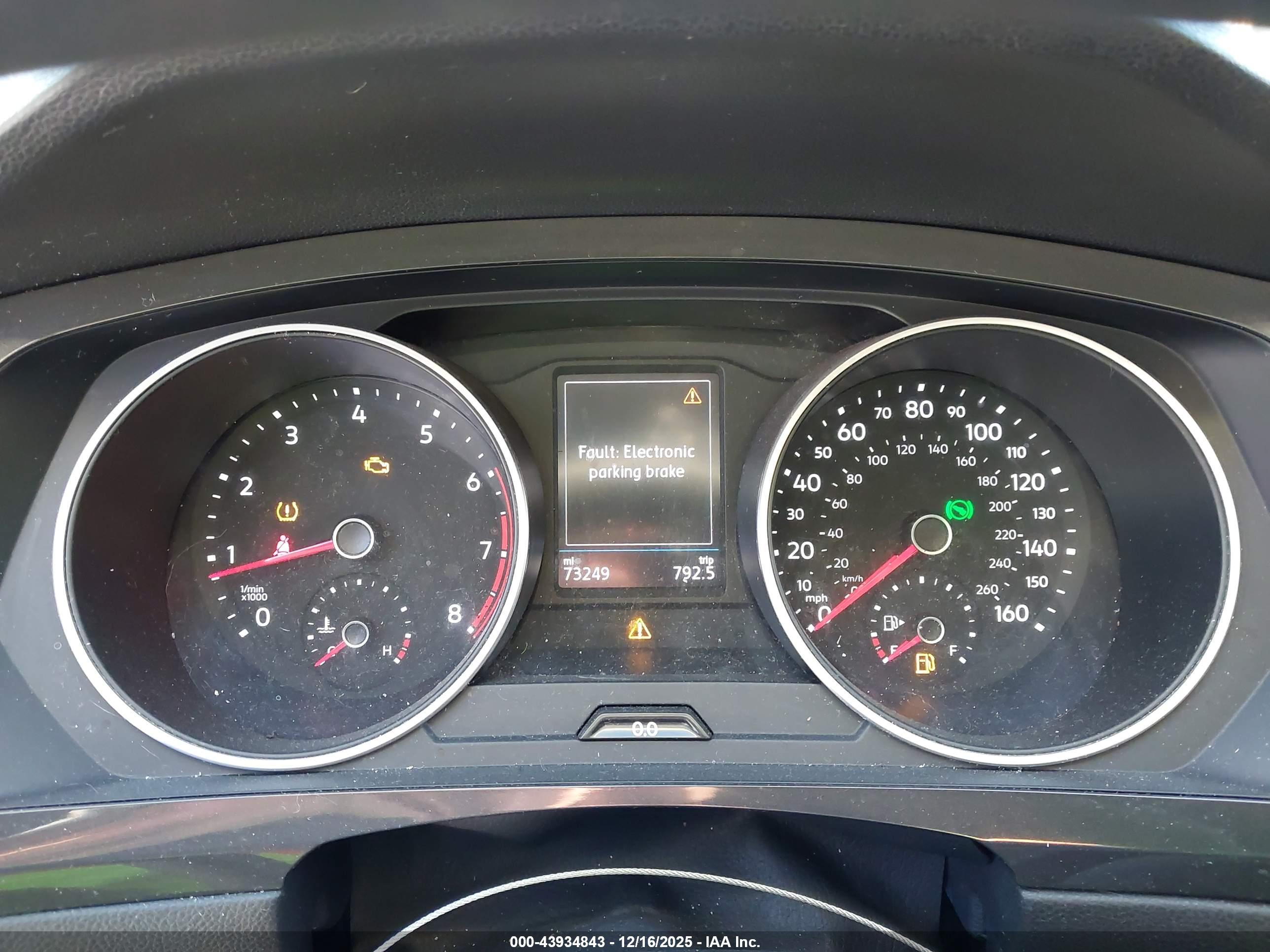 VOLKSWAGEN TIGUAN image 7