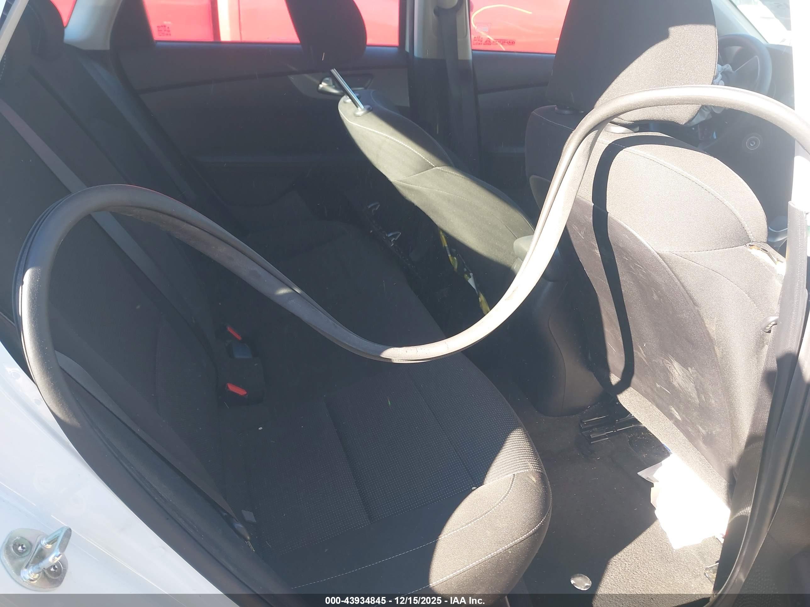 KIA FORTE image 8