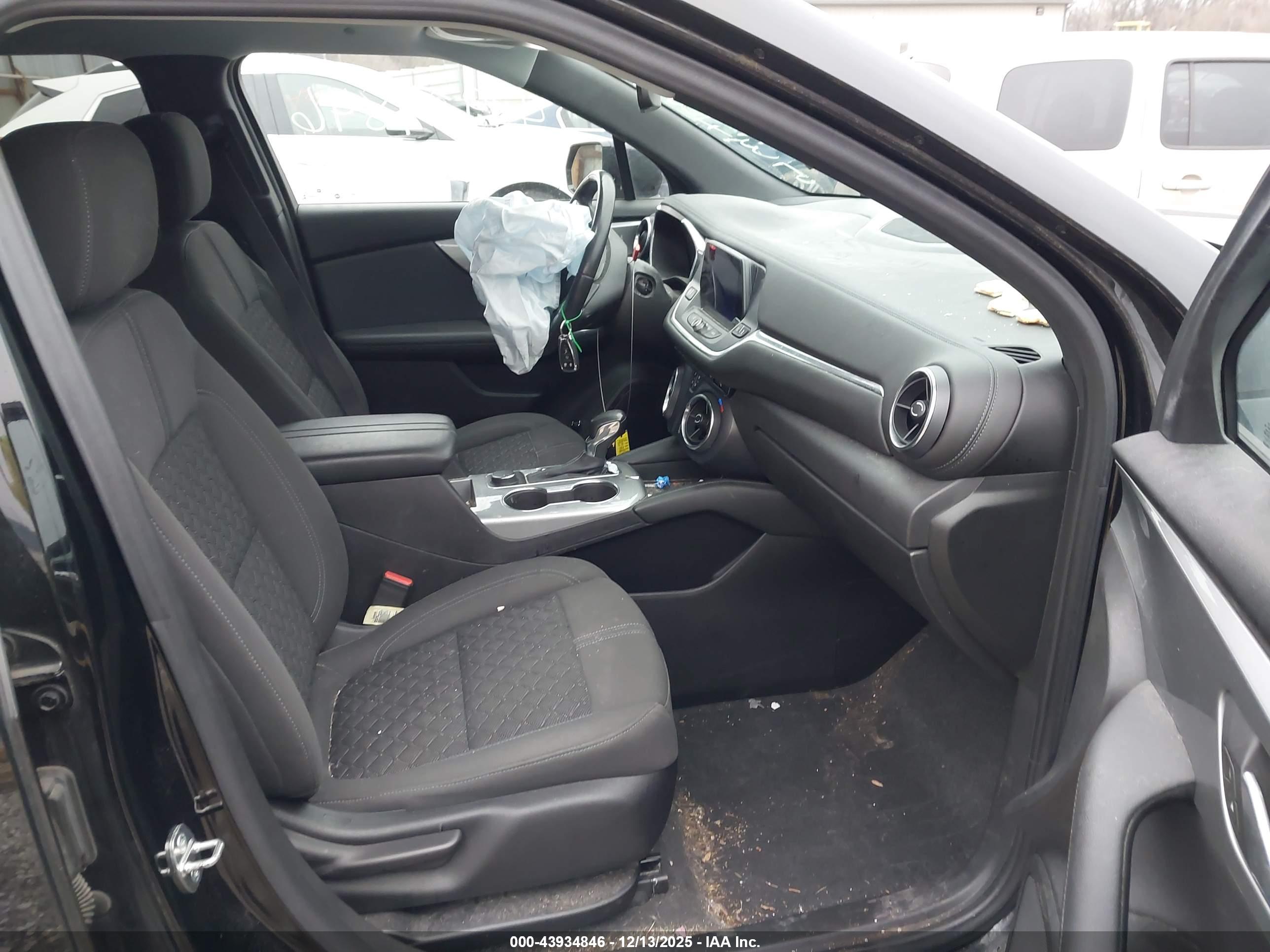 CHEVROLET BLAZER image 5