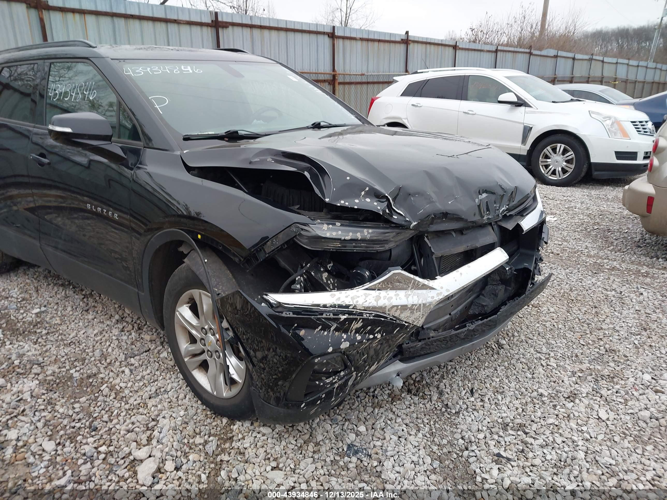 CHEVROLET BLAZER image 6