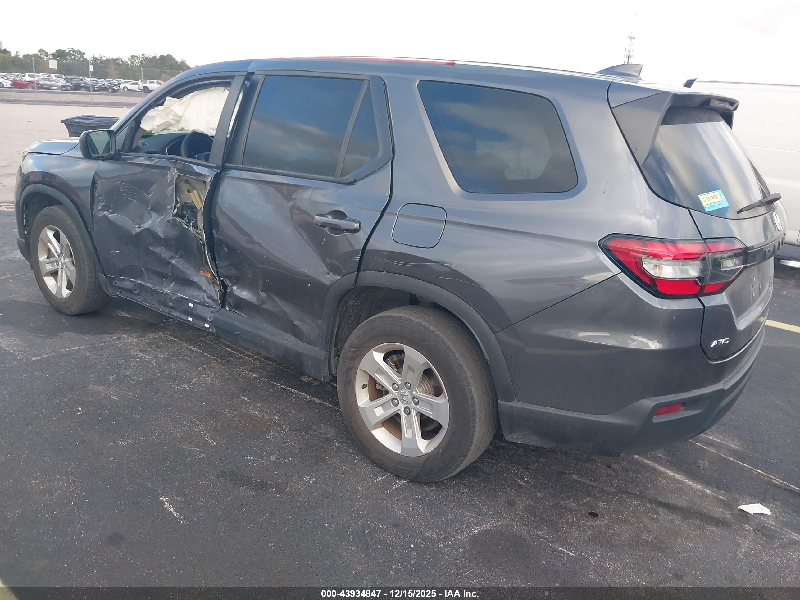 HONDA PILOT image 3