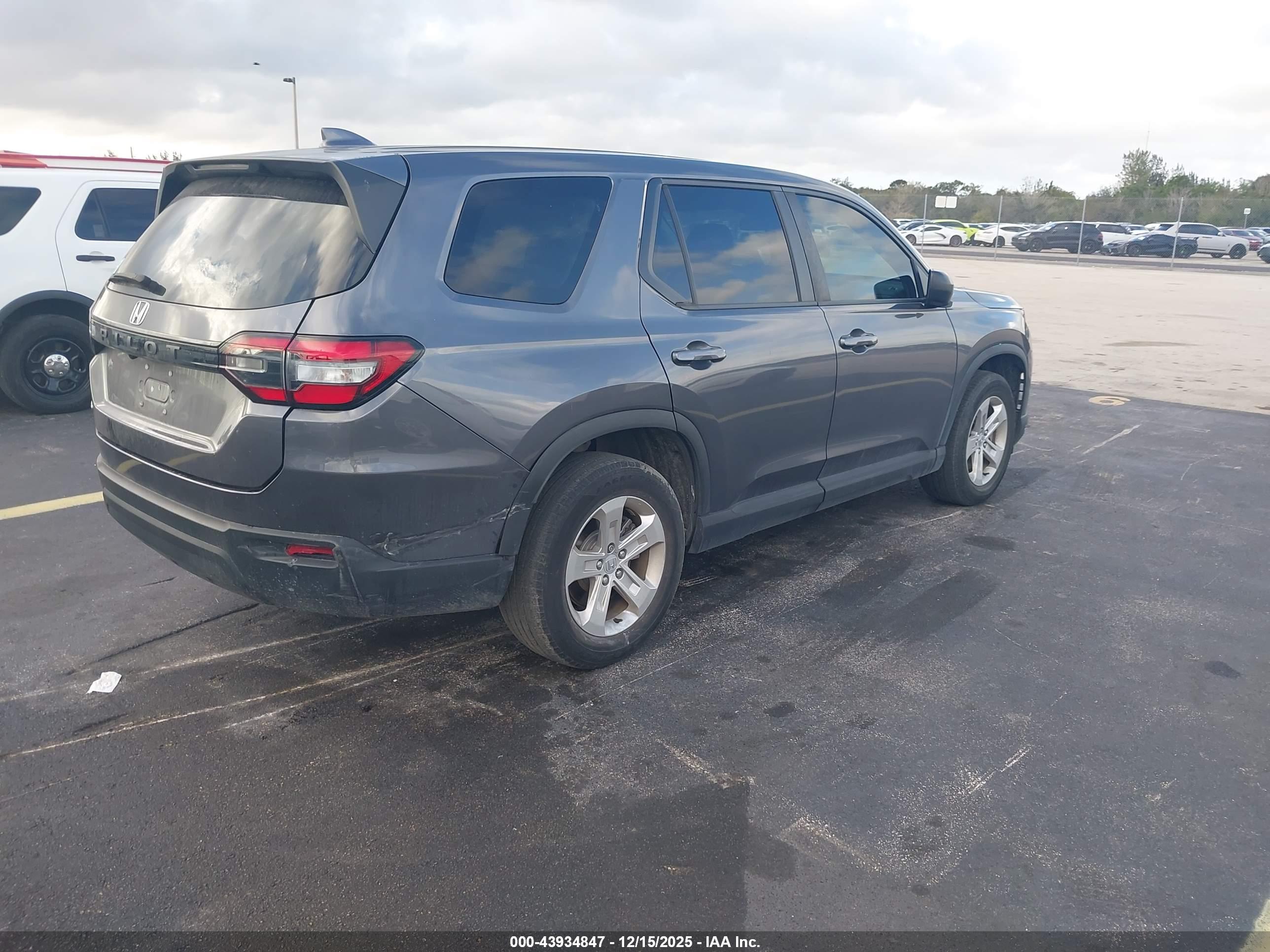 HONDA PILOT image 4