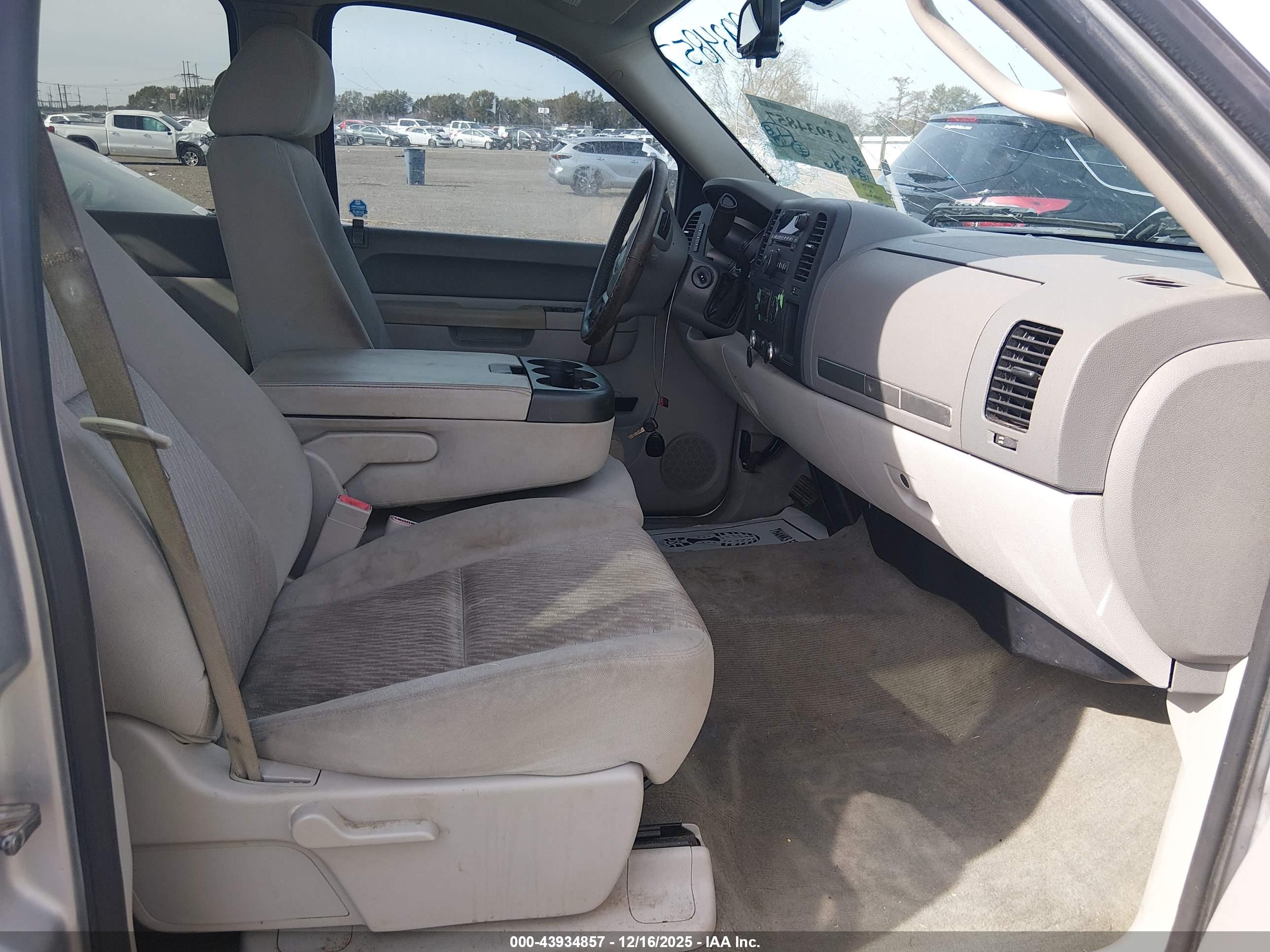 GMC SIERRA image 5