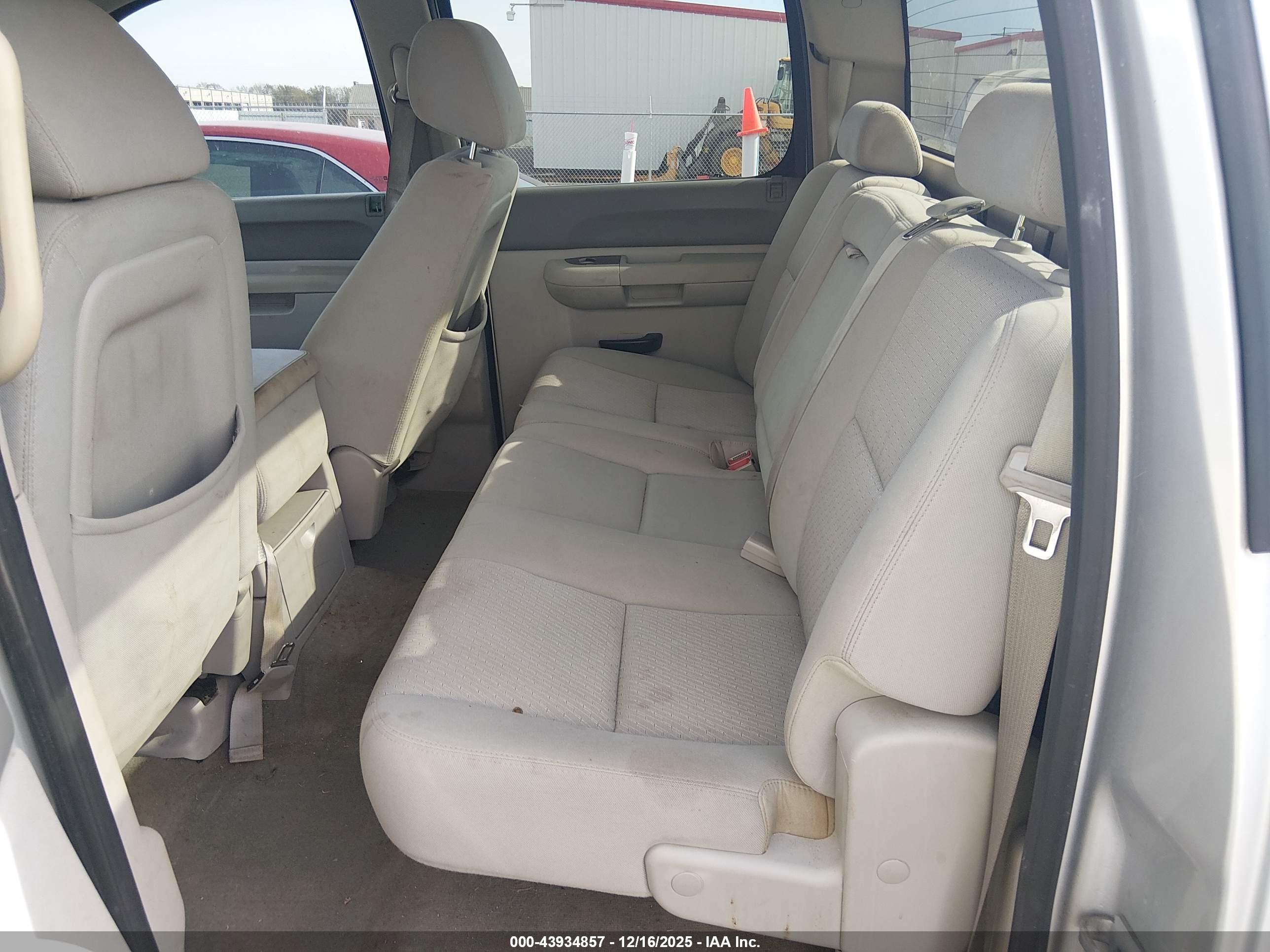 GMC SIERRA image 8