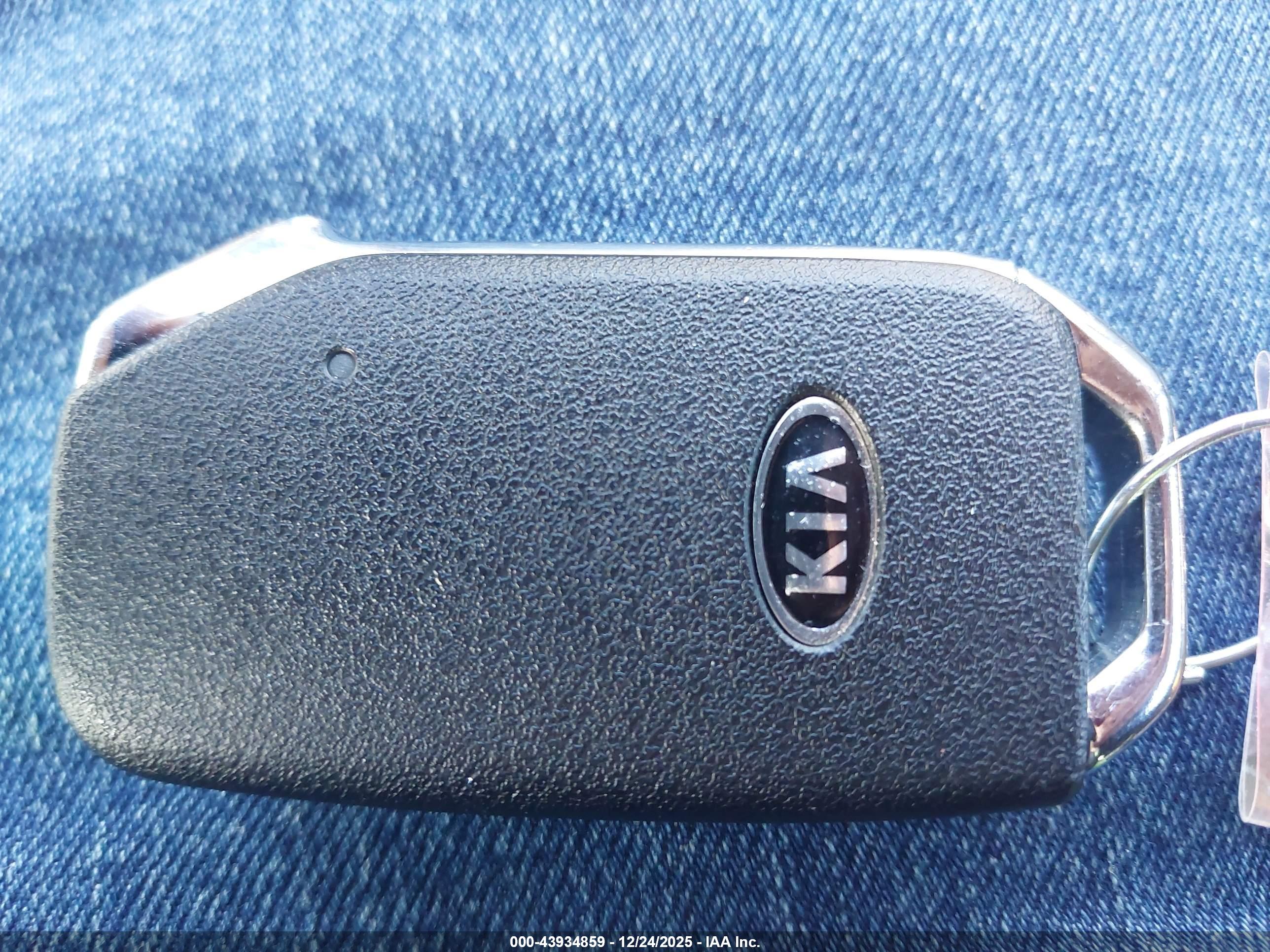 KIA SPORTAGE image 11